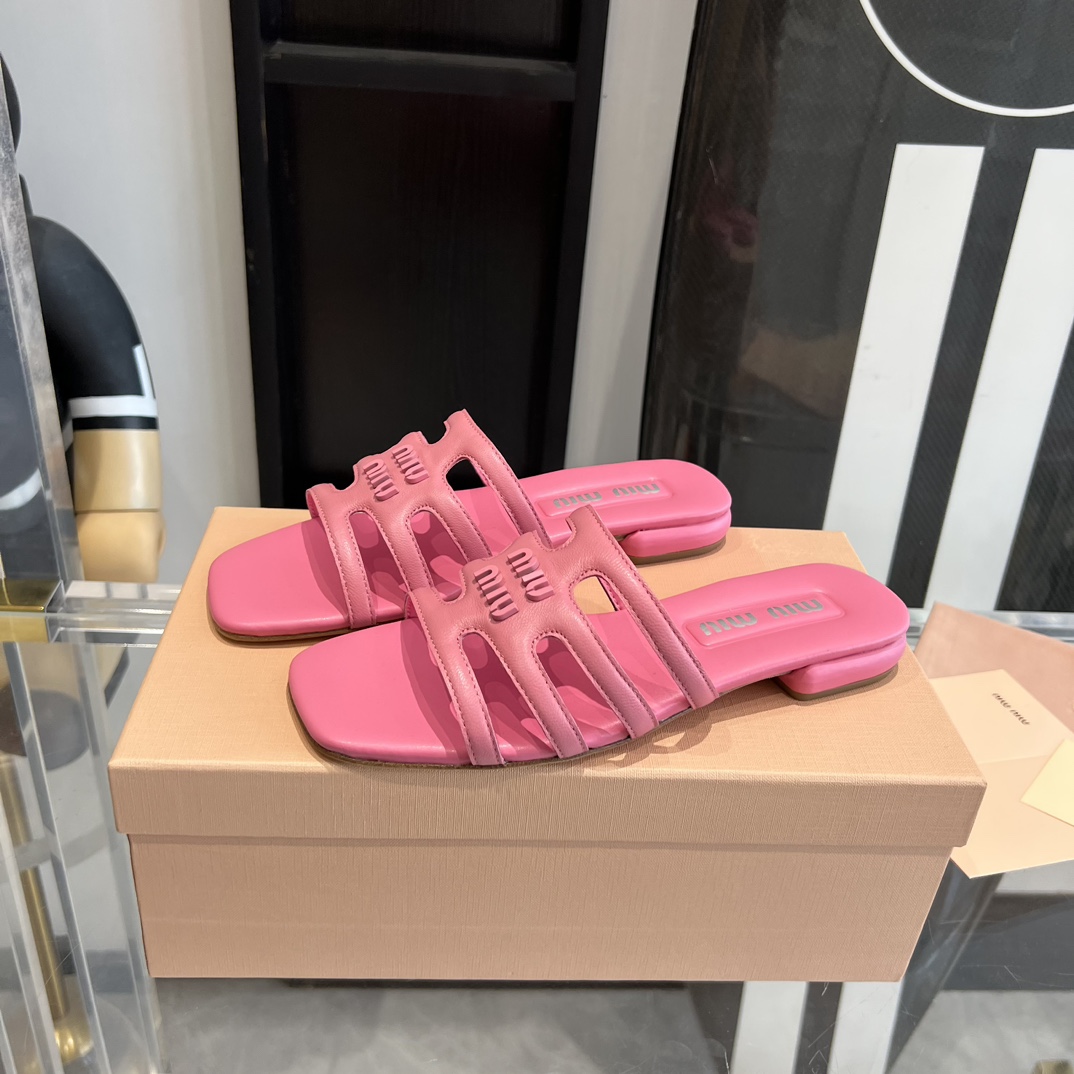 Miu Miu 300 23ss春夏真皮底拖鞋 真的太少女啦 小羊皮 软 舒适度超高 开发 所有细节都和 一致