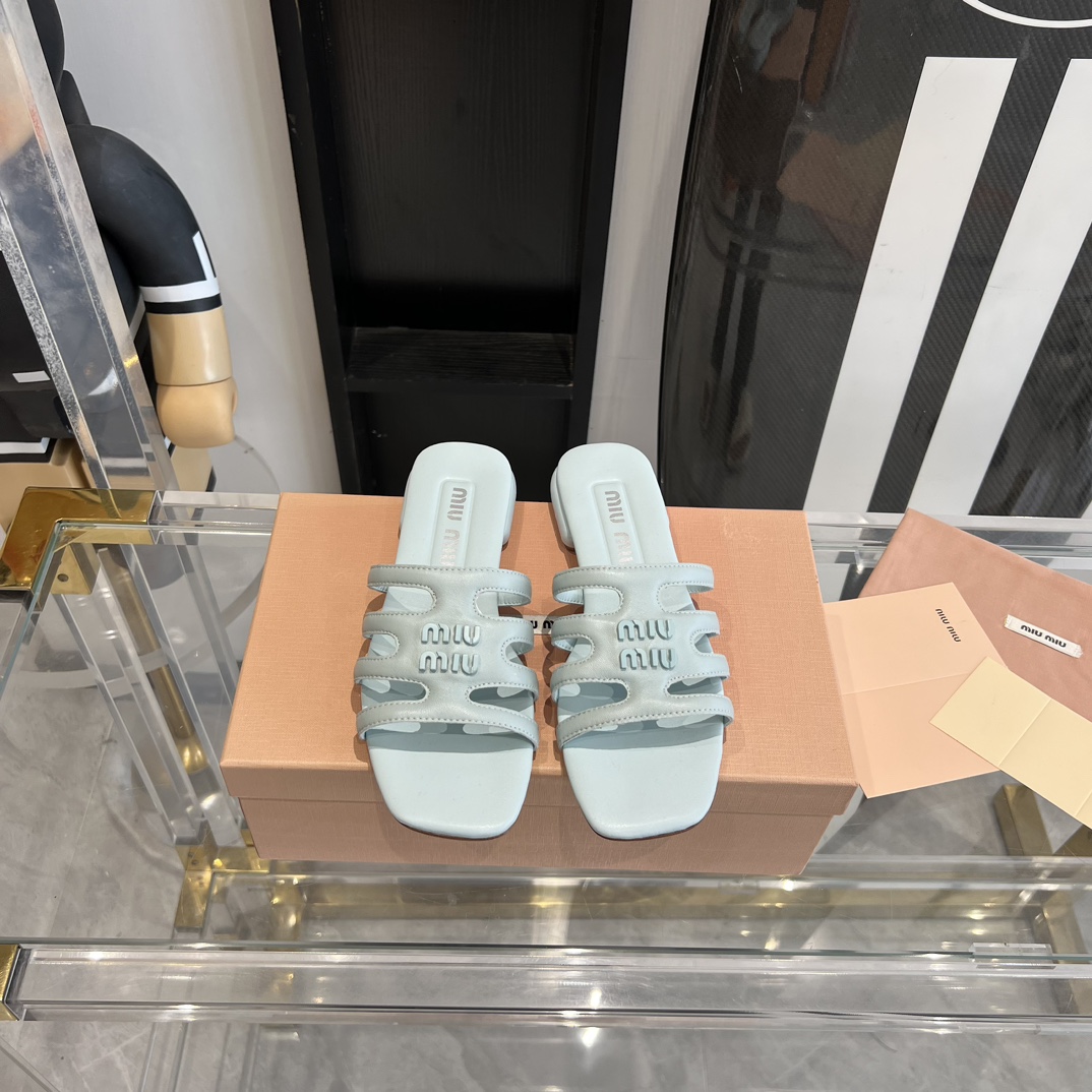 Miu Miu 300 23ss春夏真皮底拖鞋 真的太少女啦 小羊皮 软 舒适度超高 开发 所有细节都和 一致