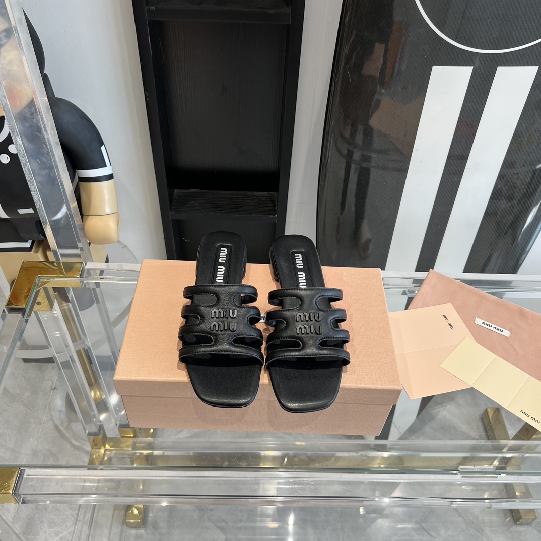 Miu Miu 300 23ss春夏真皮底拖鞋 真的太少女啦 小羊皮 软 舒适度超高 开发 所有细节都和 一致