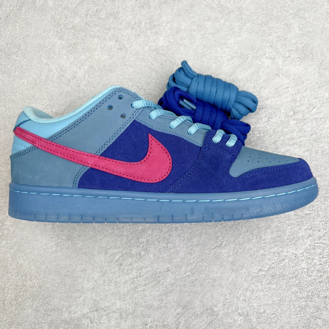 ＃AY/GZ纯原福利 Run The Jewels x NK Dunk SB Low 说唱乐队联名 蓝毛怪 货号：DO9404-400 独家原厂航空铝磨具打磨大底 鞋头坡度极致还原 原盒原配 圈内天花板工艺 原厂冲刀 超高清洁度 全鞋零毛边皮料切割 全套原楦原模倾力打造完美版型 采用原厂百宏鞋带以及原厂百宏织唛舌标 内标可供原厂几率过验 原厂中底布黄色点胶 原厂中底布拉帮走线遵循公司 尺码对应库存‼️-选品中心