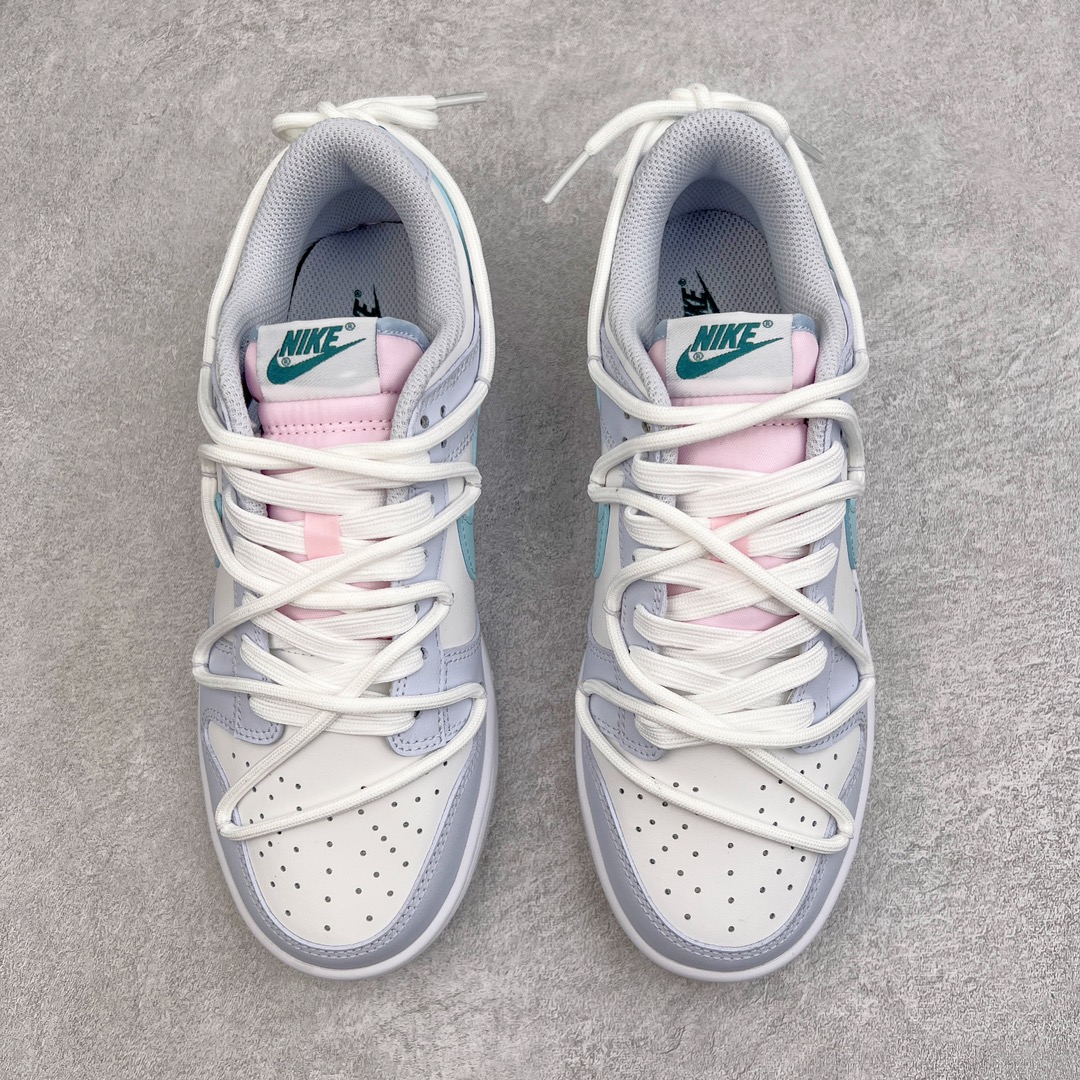 图片[2]-＃YC纯原福利 NK Dunk Low 解构 冰沙薄荷 灰白蓝 FD1232-002 定制系列天花板 无原鞋不开发 全系列得物原鞋一比一校对开发 配色持续更新中 终端对接 优势输出 全套原厂楦头原纸板数据档案倾力打造 原汁原味莞产 极致还原 圈内最强针车工艺 高端零售指定版 广东原厂配套原盒原标 鞋盒分三个尺码段 原厂冲刀 超高清洁度 全鞋零毛边皮料切割 采用原厂百宏鞋带以及原厂百宏织唛舌标 内标可供原厂几率过验 进口原装条纹中底布 四线拉帮白色点胶 原厂拉帮手法遵循公司 原厂电绣 极致还原 尺码：35.5 36 36.5 37.5 38 38.5 39 40-选品中心