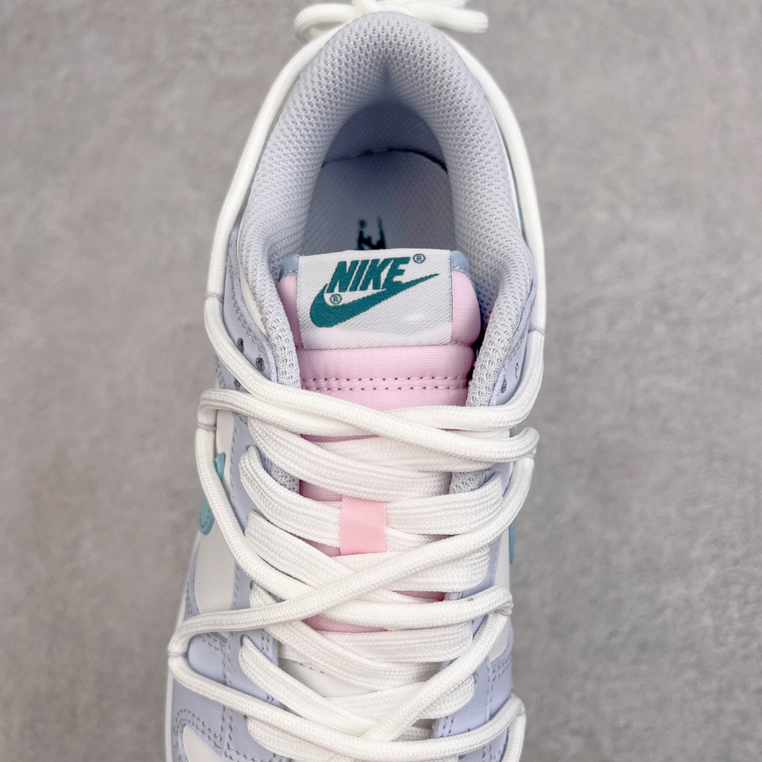 图片[5]-＃YC纯原福利 NK Dunk Low 解构 冰沙薄荷 灰白蓝 FD1232-002 定制系列天花板 无原鞋不开发 全系列得物原鞋一比一校对开发 配色持续更新中 终端对接 优势输出 全套原厂楦头原纸板数据档案倾力打造 原汁原味莞产 极致还原 圈内最强针车工艺 高端零售指定版 广东原厂配套原盒原标 鞋盒分三个尺码段 原厂冲刀 超高清洁度 全鞋零毛边皮料切割 采用原厂百宏鞋带以及原厂百宏织唛舌标 内标可供原厂几率过验 进口原装条纹中底布 四线拉帮白色点胶 原厂拉帮手法遵循公司 原厂电绣 极致还原 尺码：35.5 36 36.5 37.5 38 38.5 39 40-选品中心