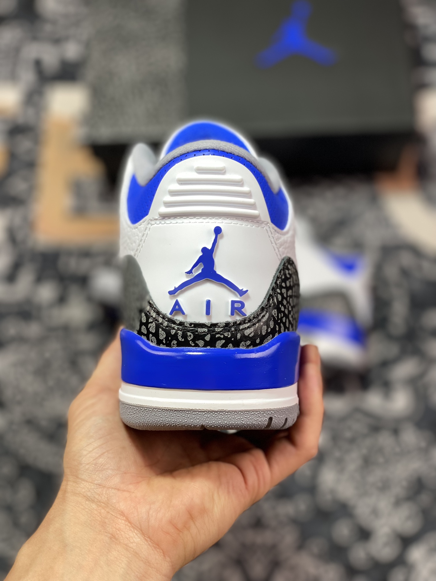 The preferred original grade is similar to ”Lightning, 3 ”aj” Michael Jordan 3rd generation mid-top retro casual sports culture basketball shoes 8532-145