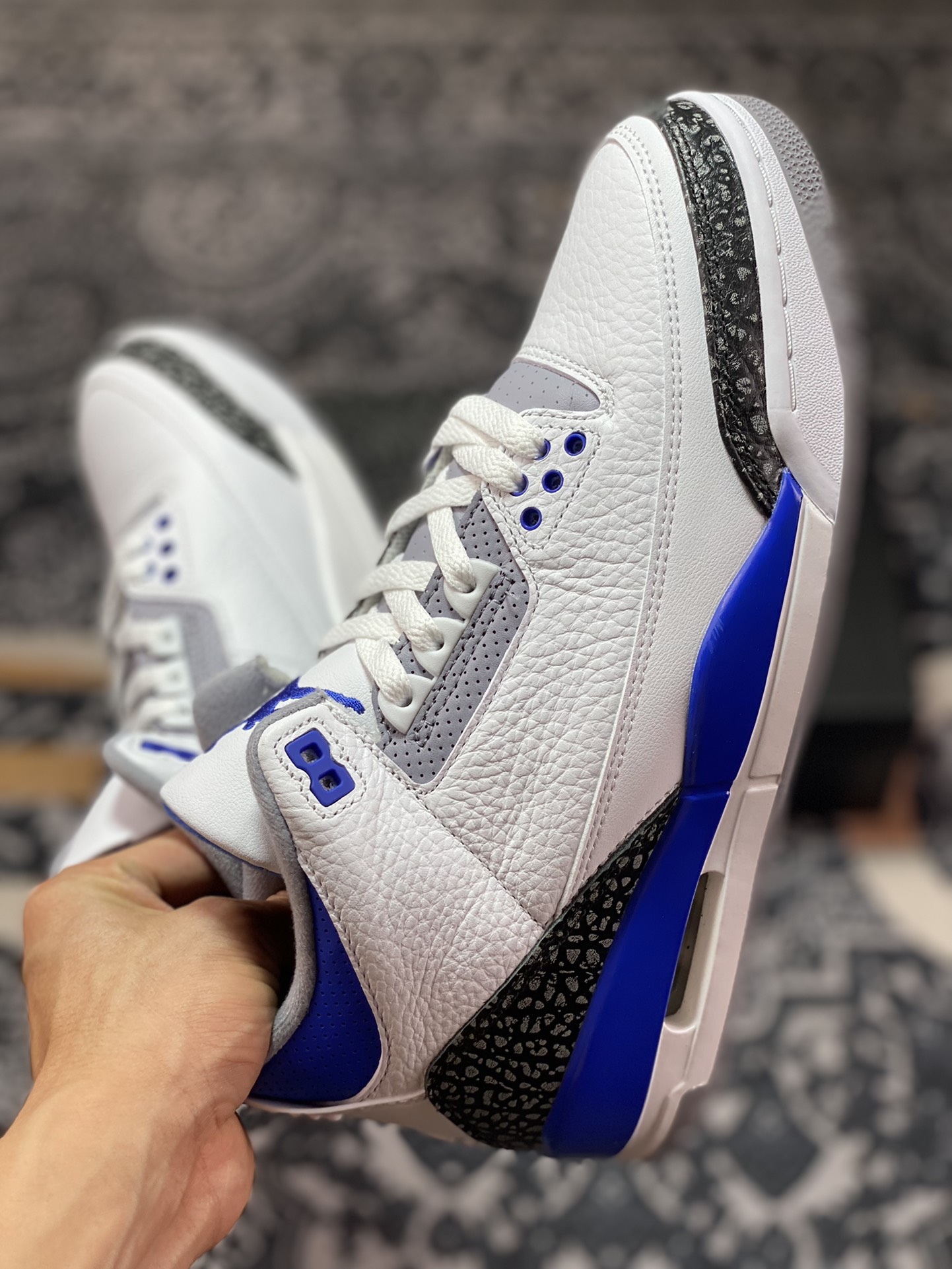 The preferred original grade is similar to ”Lightning, 3 ”aj” Michael Jordan 3rd generation mid-top retro casual sports culture basketball shoes 8532-145