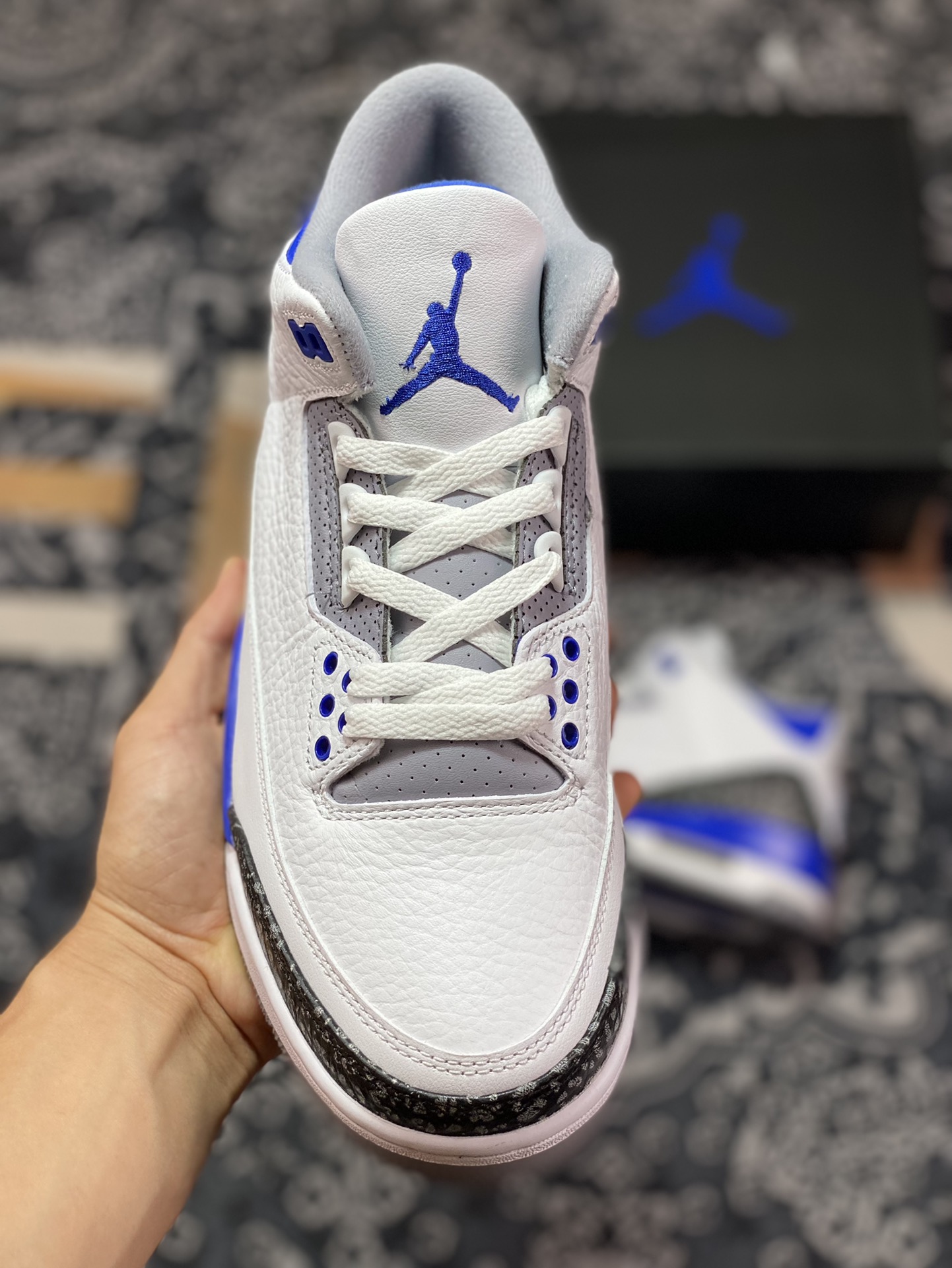 The preferred original grade is similar to ”Lightning, 3 ”aj” Michael Jordan 3rd generation mid-top retro casual sports culture basketball shoes 8532-145