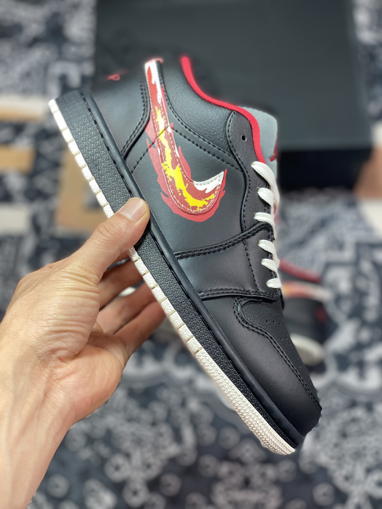 200 原厂级别 Air Jordan 1 Low "Flaming Swoosh" AJ1 乔1黑红火焰 FJ7073-010