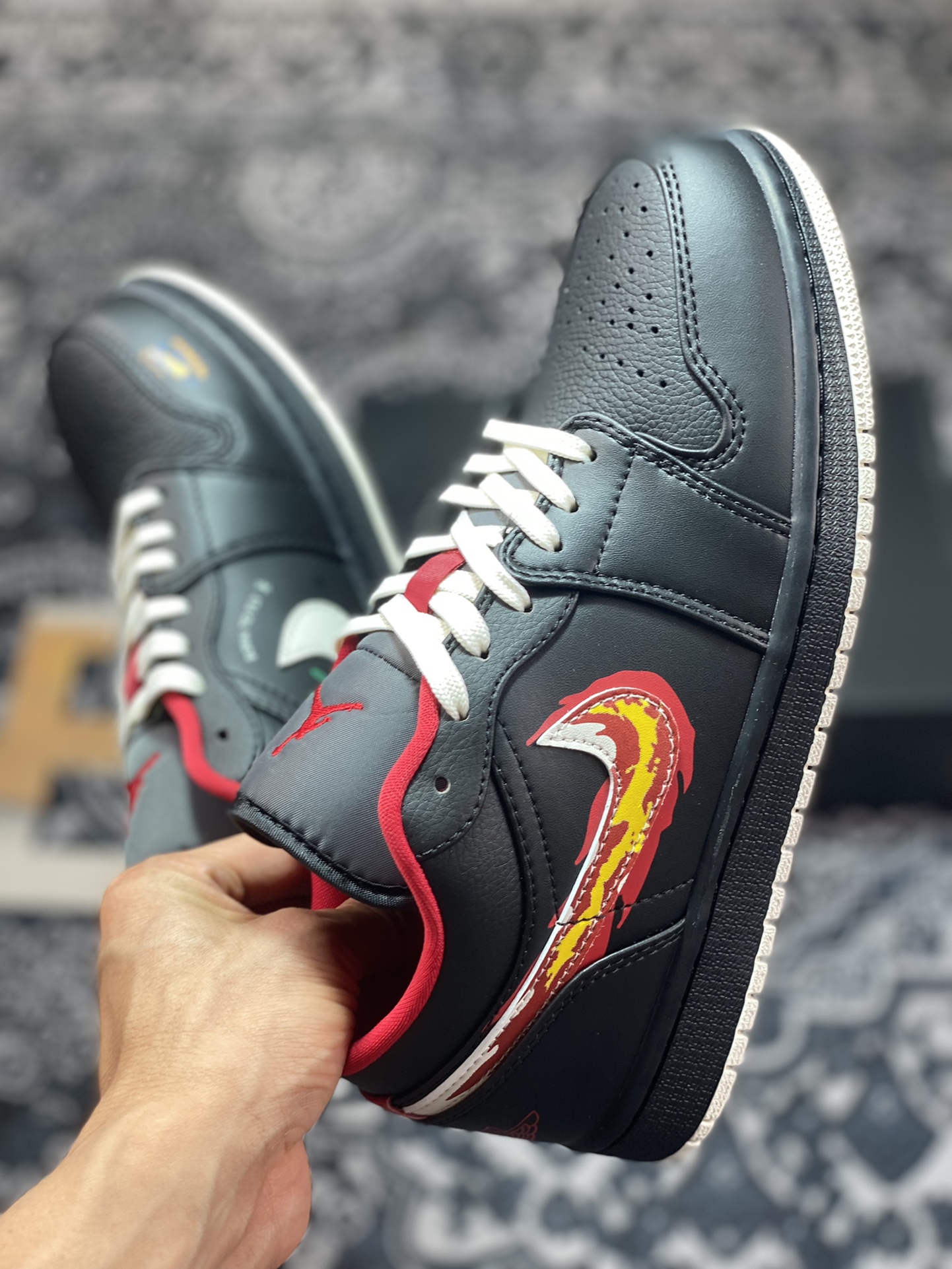 200 原厂级别 Air Jordan 1 Low "Flaming Swoosh" AJ1 乔1黑红火焰 FJ7073-010