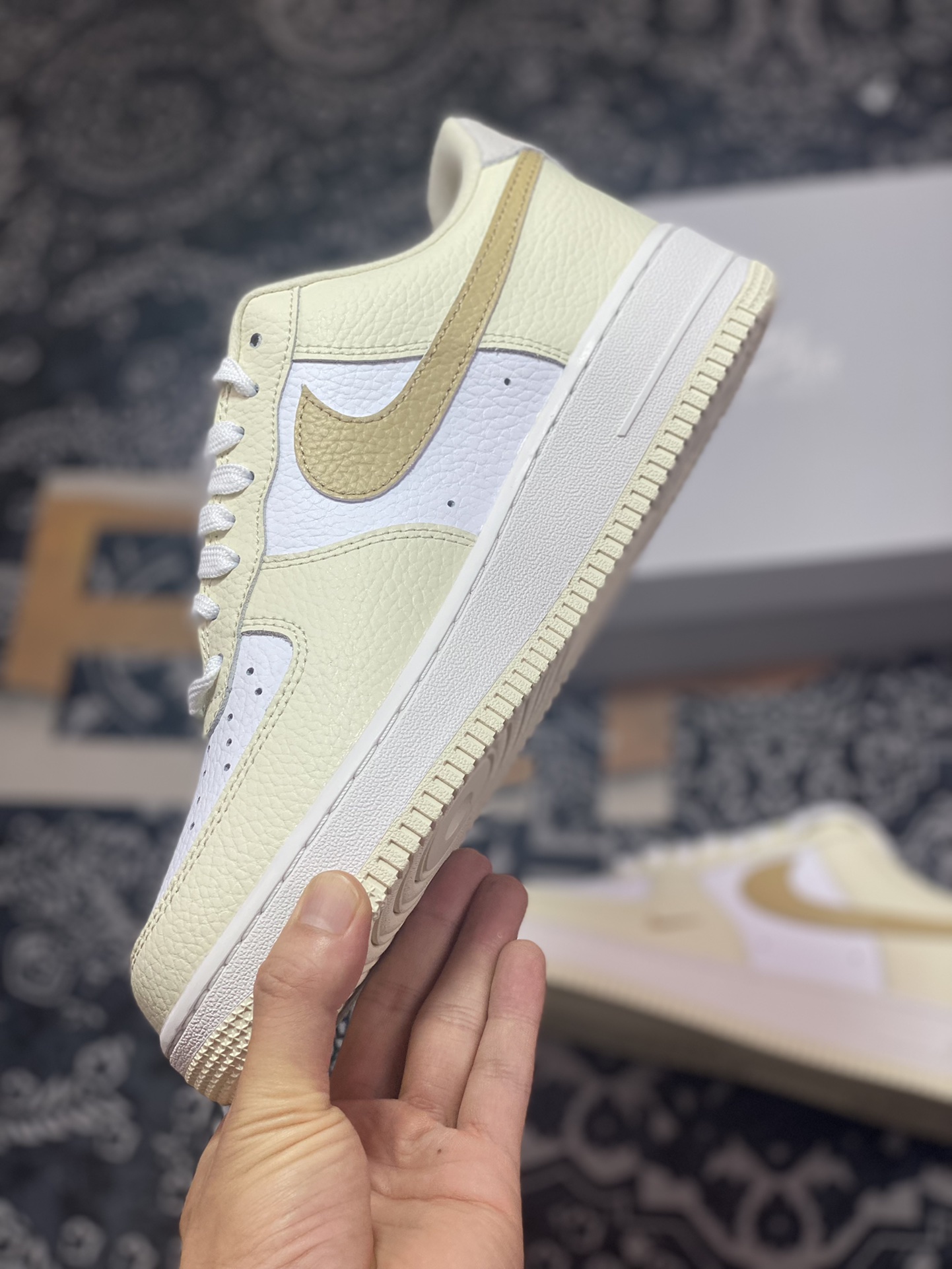 Nike Wmns Air Force 1'07 QS ”Coconut Milk” Air Force One classic low-cut sneakers ”stitched milky white and brown mini double hooks” DX8953-100