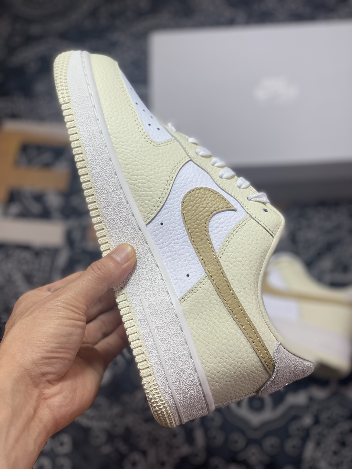 Nike Wmns Air Force 1'07 QS ”Coconut Milk” Air Force One classic low-cut sneakers ”stitched milky white and brown mini double hooks” DX8953-100