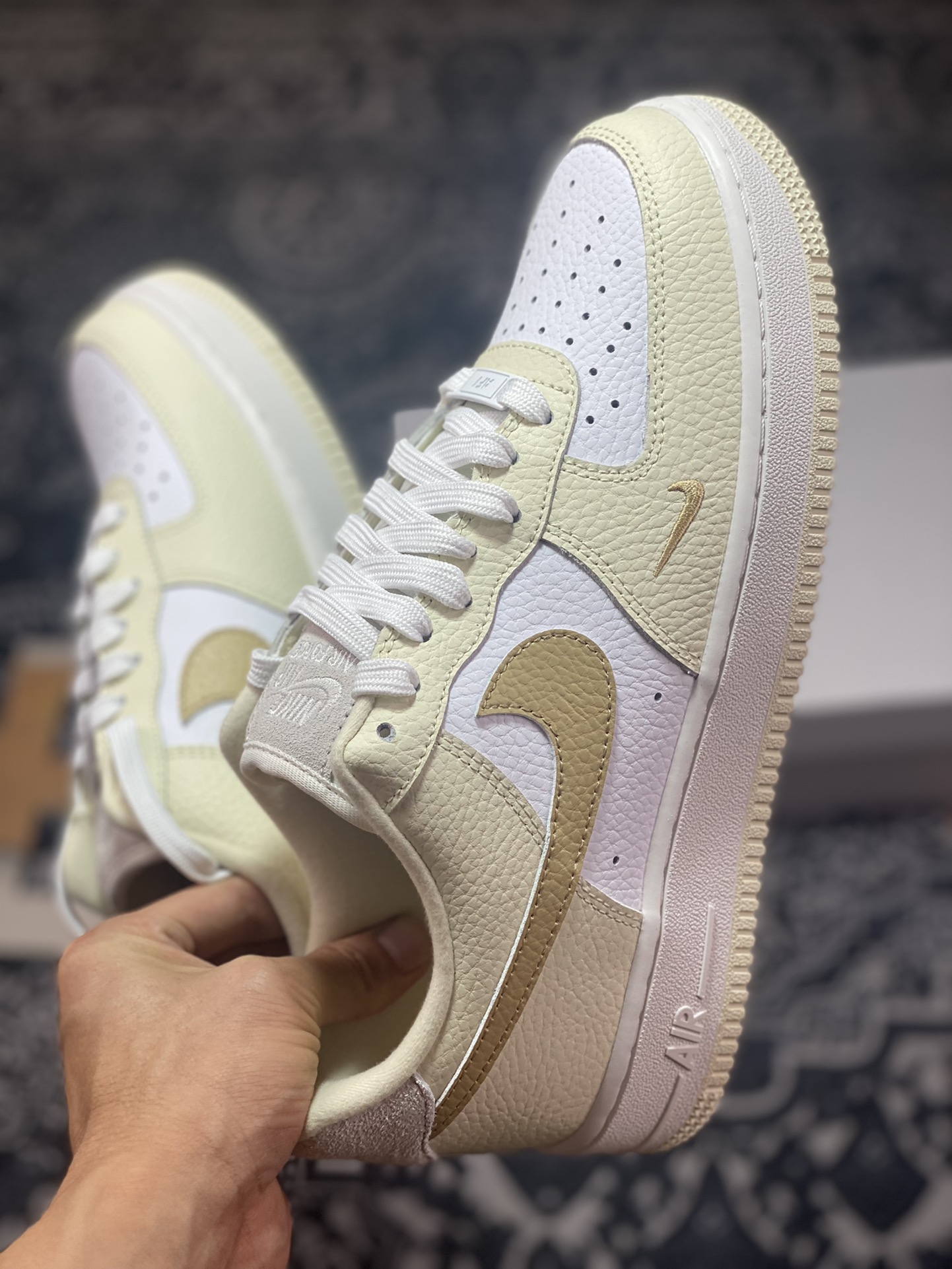 Nike Wmns Air Force 1'07 QS ”Coconut Milk” Air Force One classic low-cut sneakers ”stitched milky white and brown mini double hooks” DX8953-100