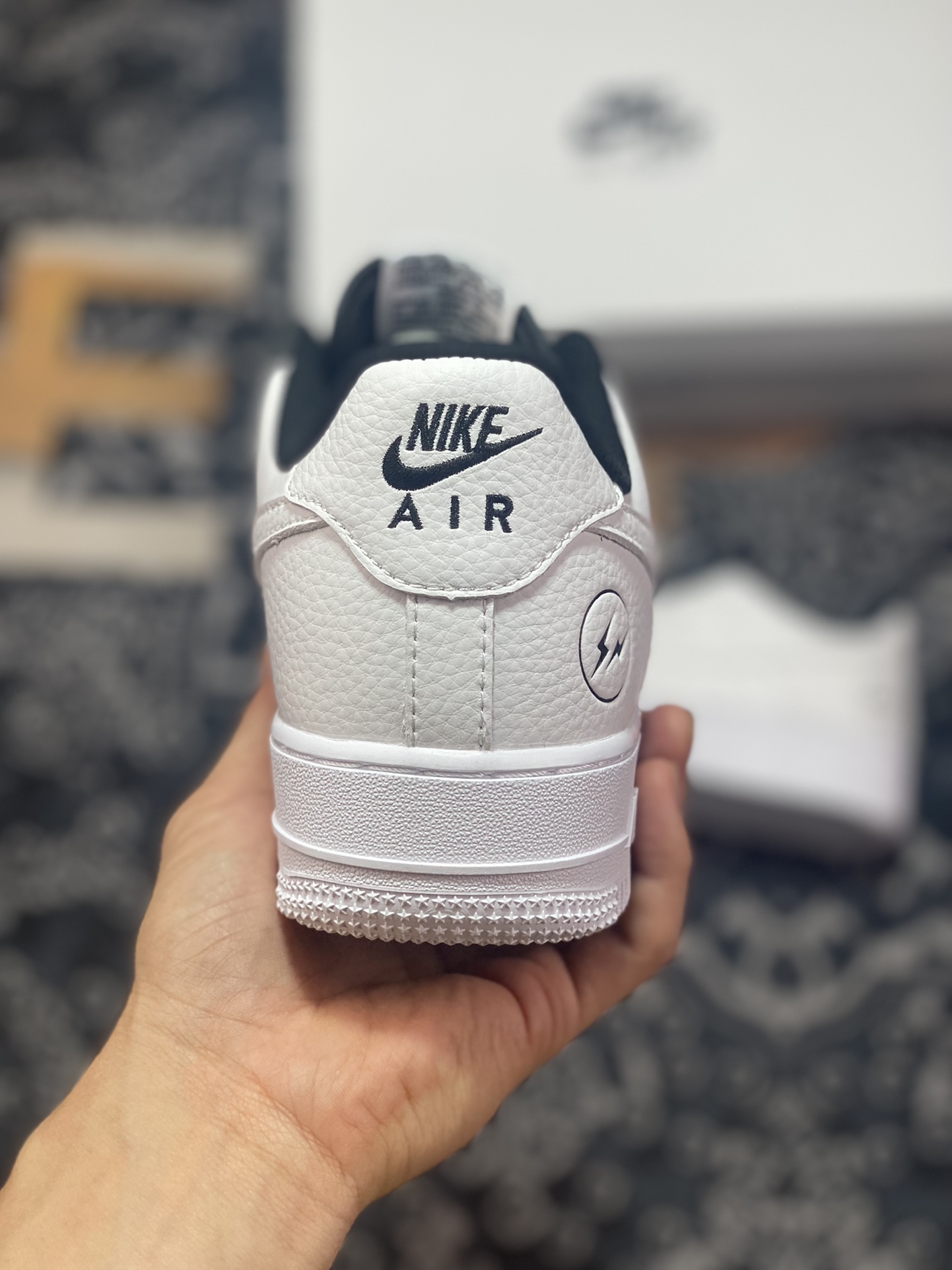 240 Fragment Design x Nike Air Force 1’07 Low"Fragment Design"空军一号板鞋“皮革白黑藤原浩闪电”TT0801-601