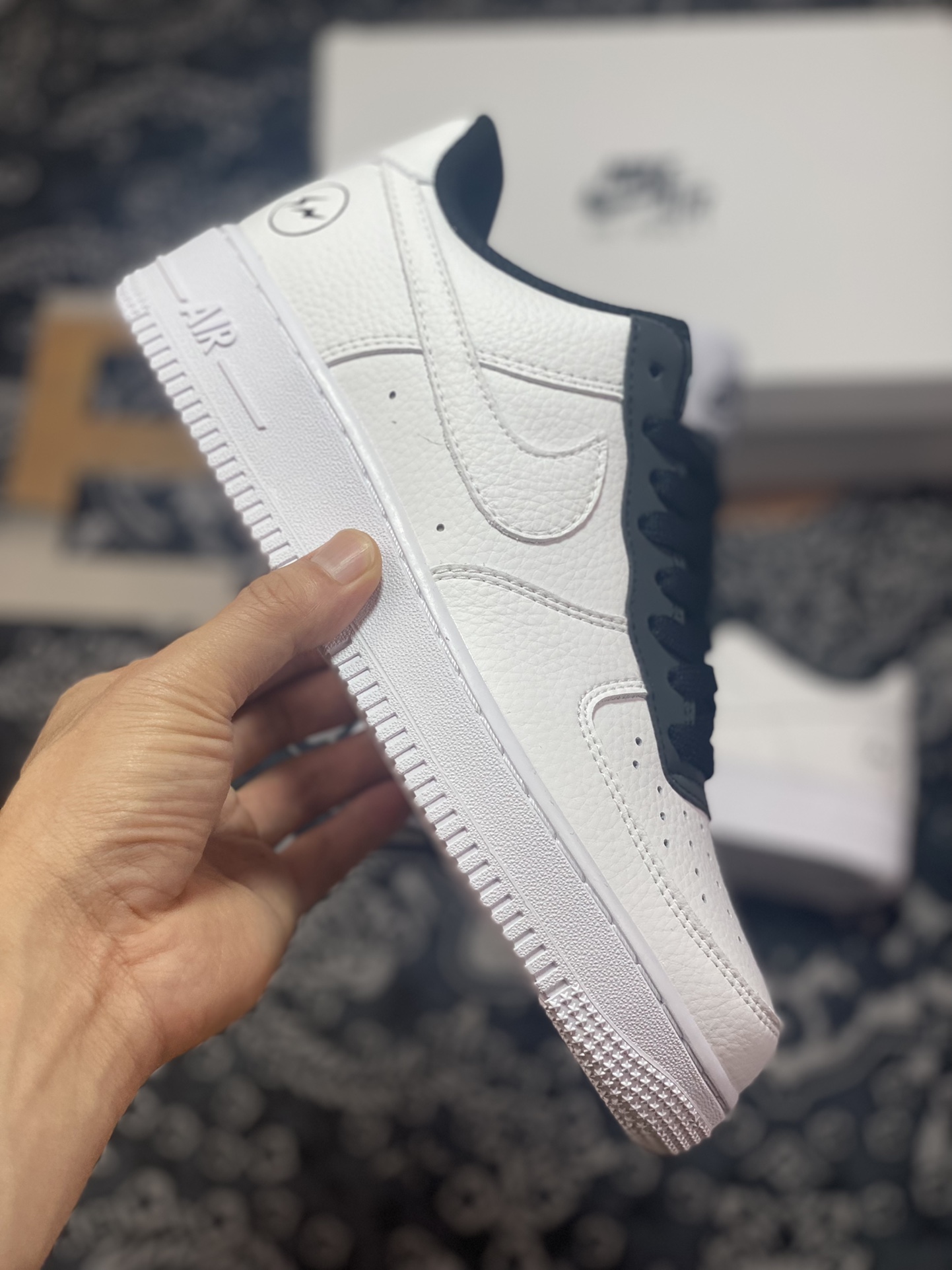 240 Fragment Design x Nike Air Force 1’07 Low"Fragment Design"空军一号板鞋“皮革白黑藤原浩闪电”TT0801-601