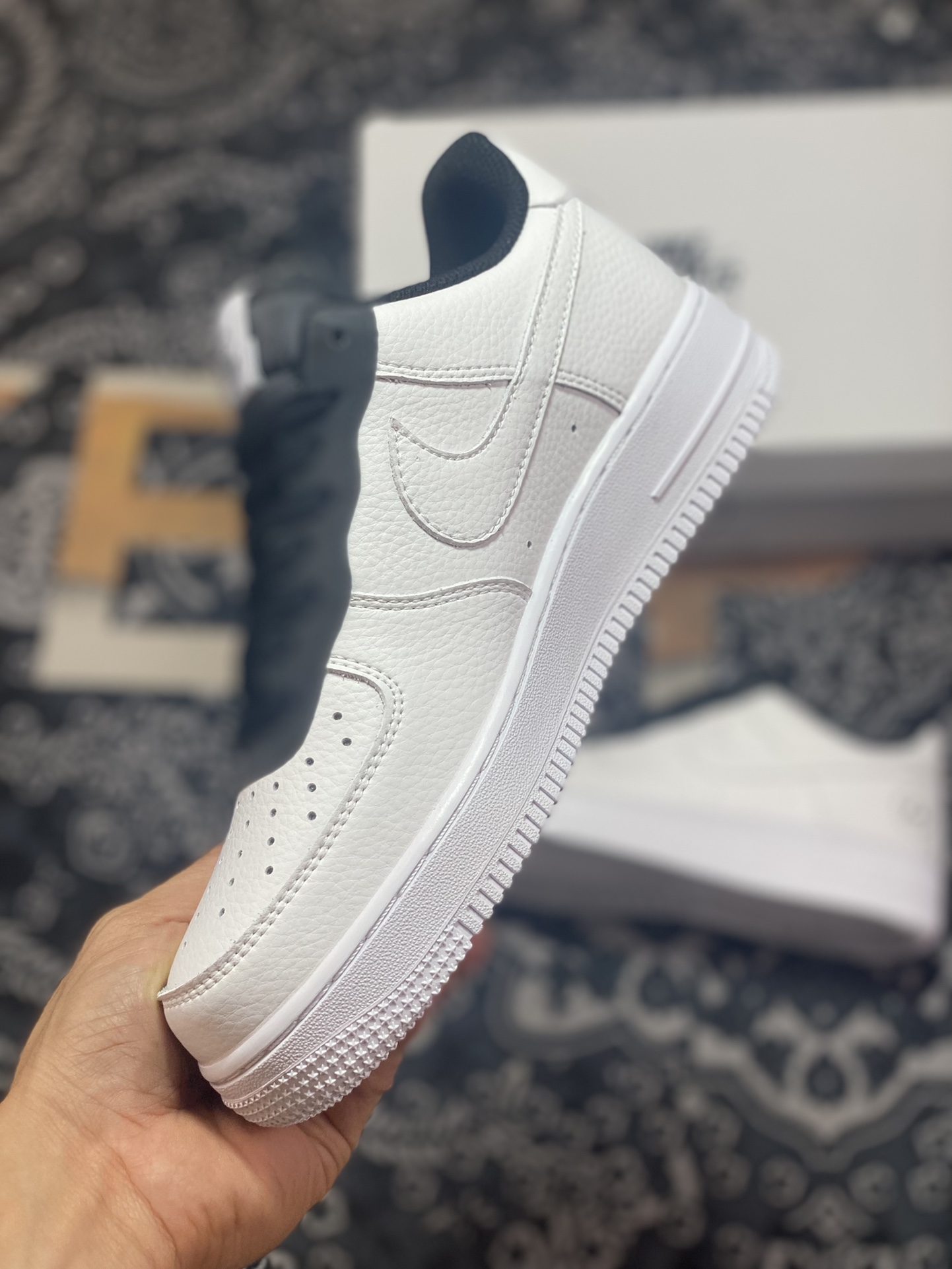 240 Fragment Design x Nike Air Force 1’07 Low"Fragment Design"空军一号板鞋“皮革白黑藤原浩闪电”TT0801-601