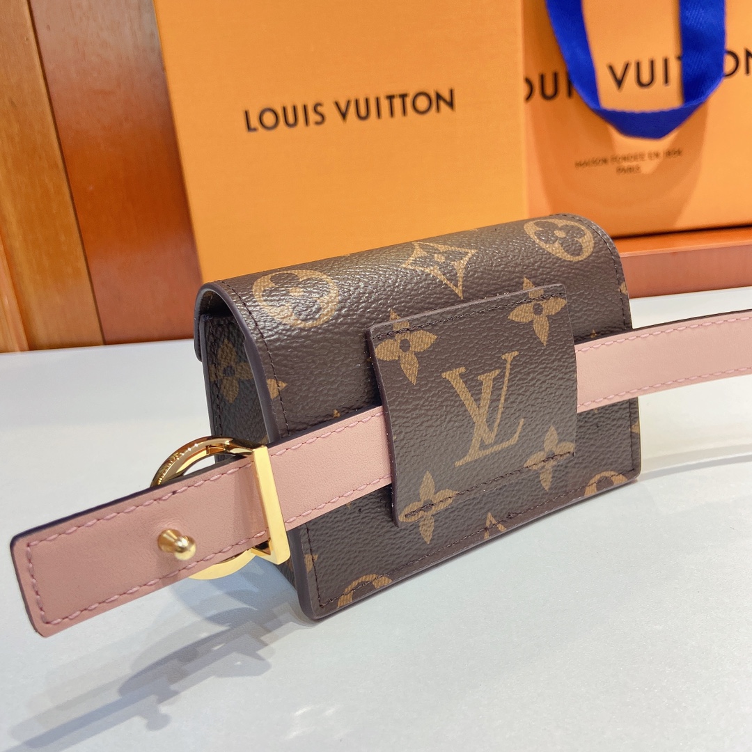 LV腰包系列腰带采用双面原版皮料搭配