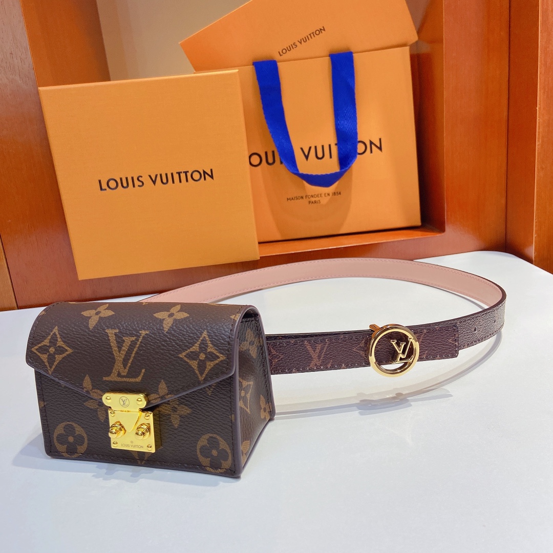 LV腰包系列腰带采用双面原版皮料搭配