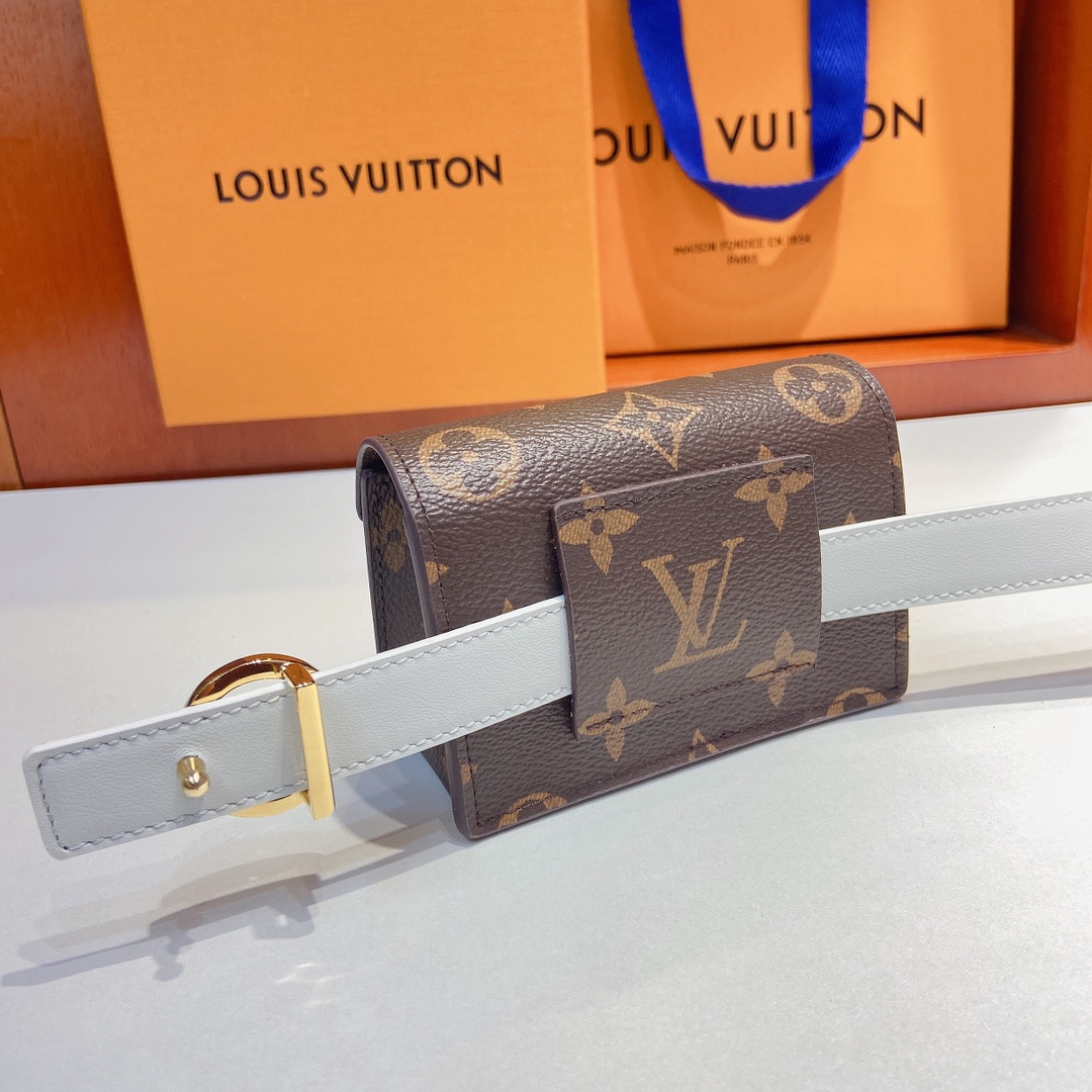 LV腰包系列腰带采用双面原版皮料搭配