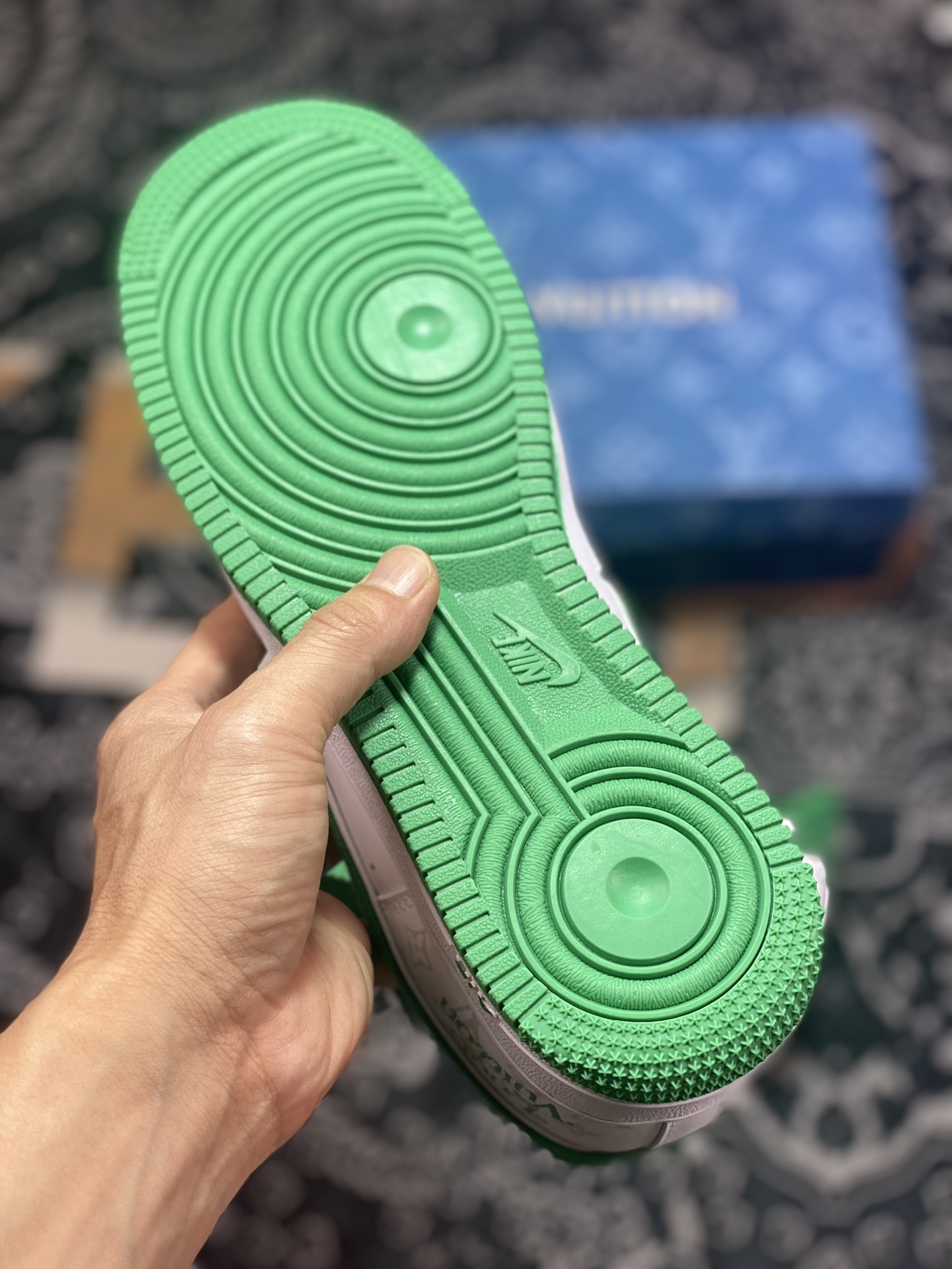 260 Louis Vuitton x Nike Air Force 1 07 LV8 Low”White/GreenDenim/LV Monogram”空军一号板鞋“皮革白绿牛仔LV老花夜光”CV0670-400