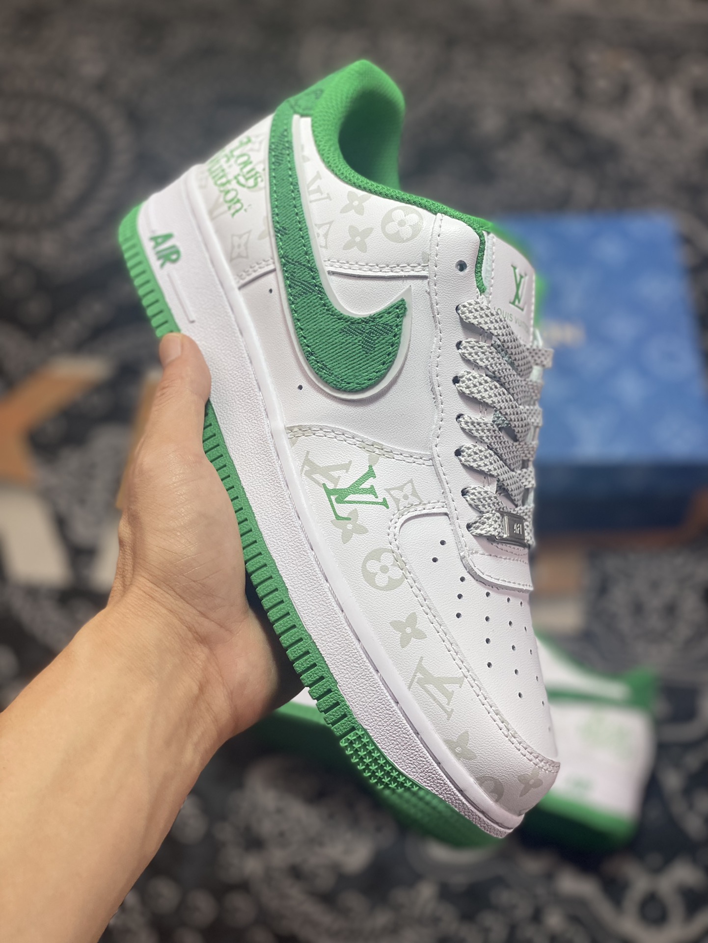 260 Louis Vuitton x Nike Air Force 1 07 LV8 Low”White/GreenDenim/LV Monogram”空军一号板鞋“皮革白绿牛仔LV老花夜光”CV0670-400