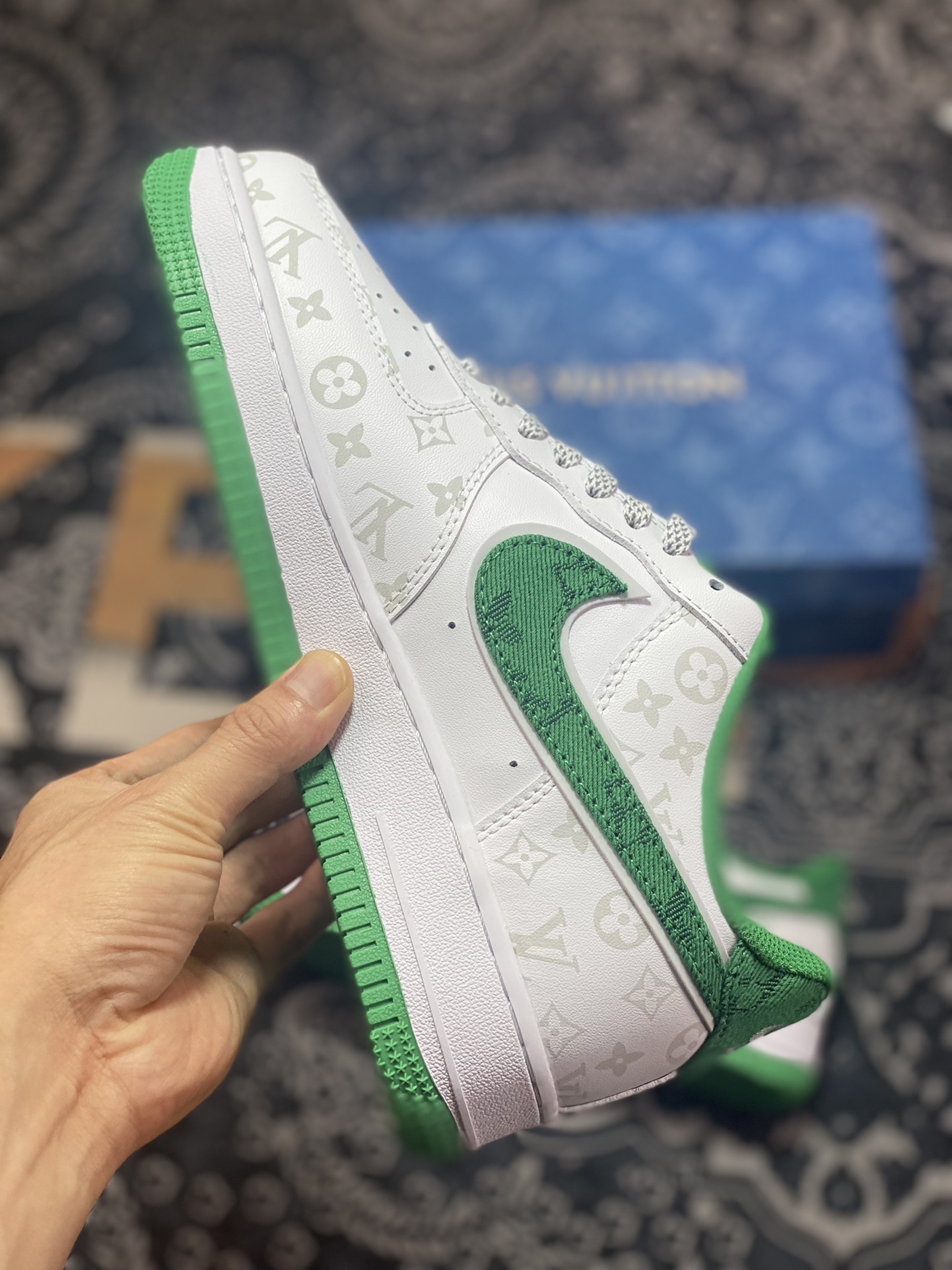 260 Louis Vuitton x Nike Air Force 1 07 LV8 Low”White/GreenDenim/LV Monogram”空军一号板鞋“皮革白绿牛仔LV老花夜光”CV0670-400