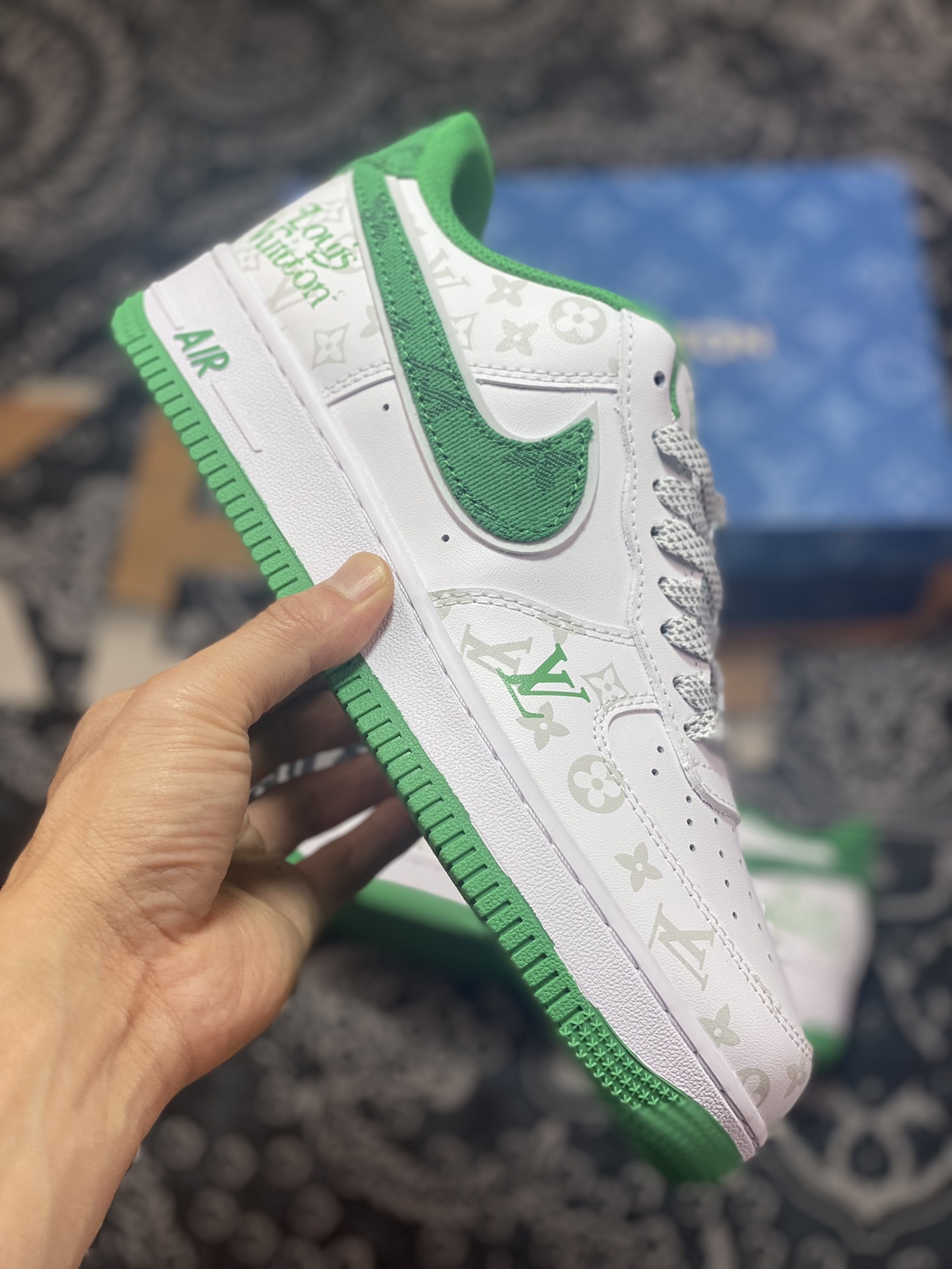 260 Louis Vuitton x Nike Air Force 1 07 LV8 Low”White/GreenDenim/LV Monogram”空军一号板鞋“皮革白绿牛仔LV老花夜光”CV0670-400