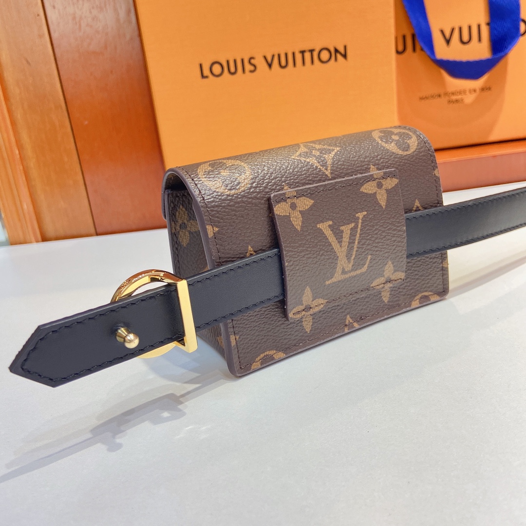 LV腰包系列腰带采用双面原版皮料搭配