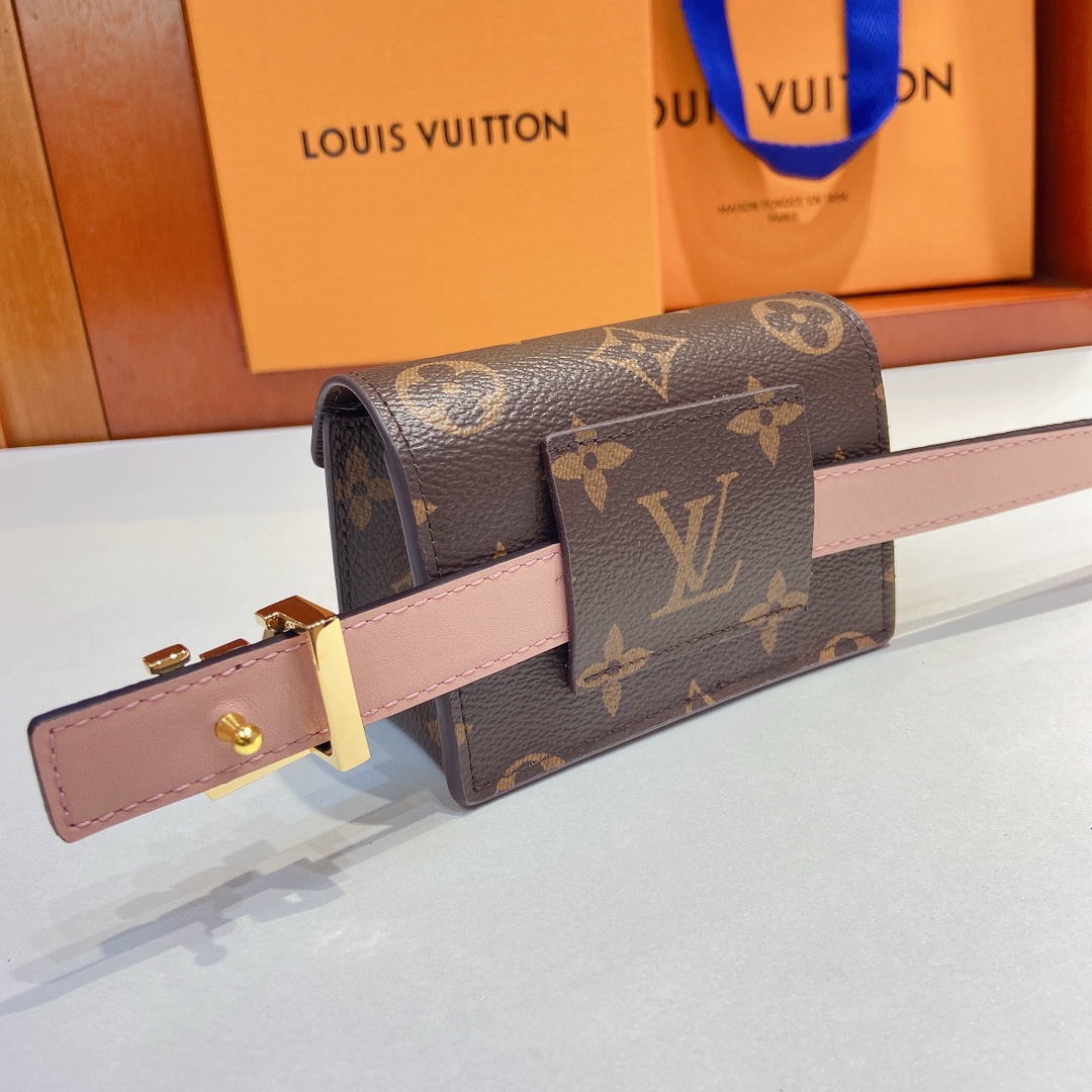 LV腰包系列腰带采用双面原版皮料搭配