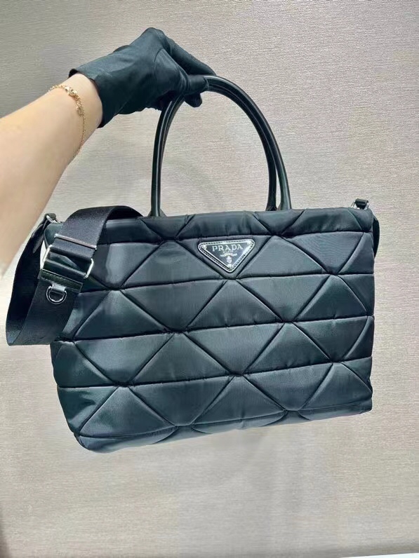 Prada Luxury Designer Handbag Shoulder Bag in fine calfskin