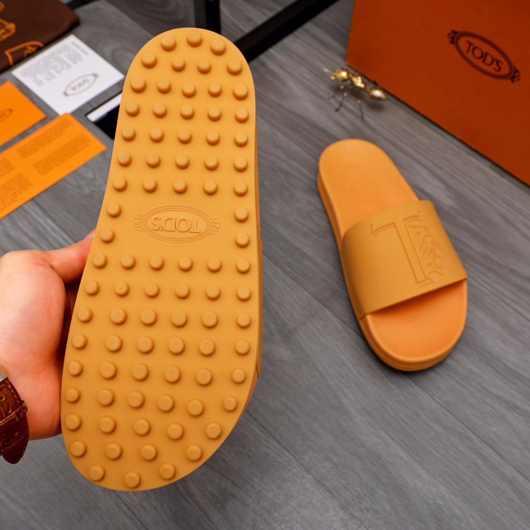 P150Marca: zapatillas TOD'S "TOD'S" Talla: 38-44Materiales: materiales originales seleccionados Suel
