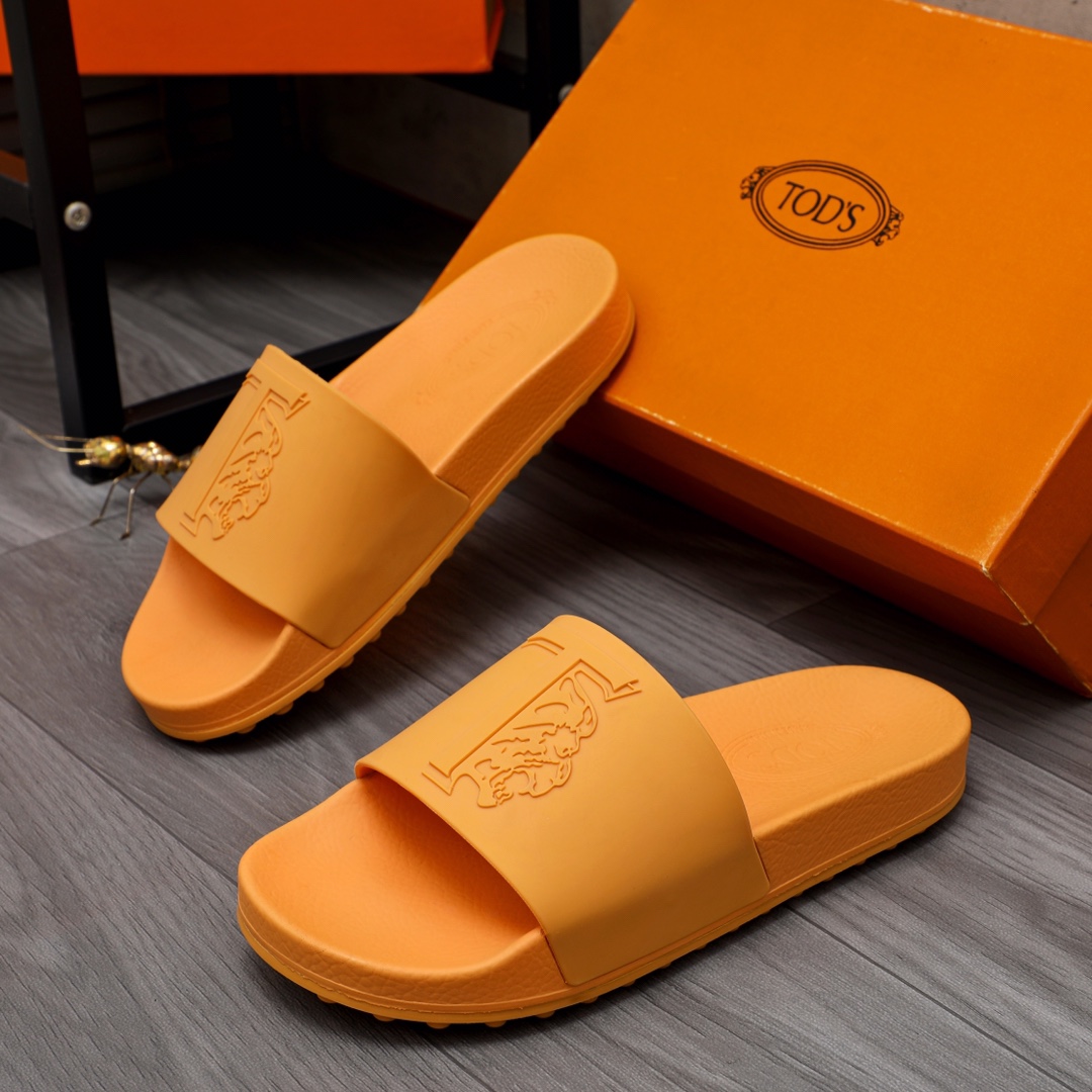 P150Marca: zapatillas TOD'S "TOD'S" Talla: 38-44Materiales: materiales originales seleccionados Suel