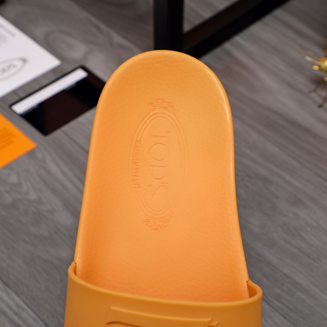P150Marca: zapatillas TOD'S "TOD'S" Talla: 38-44Materiales: materiales originales seleccionados Suel