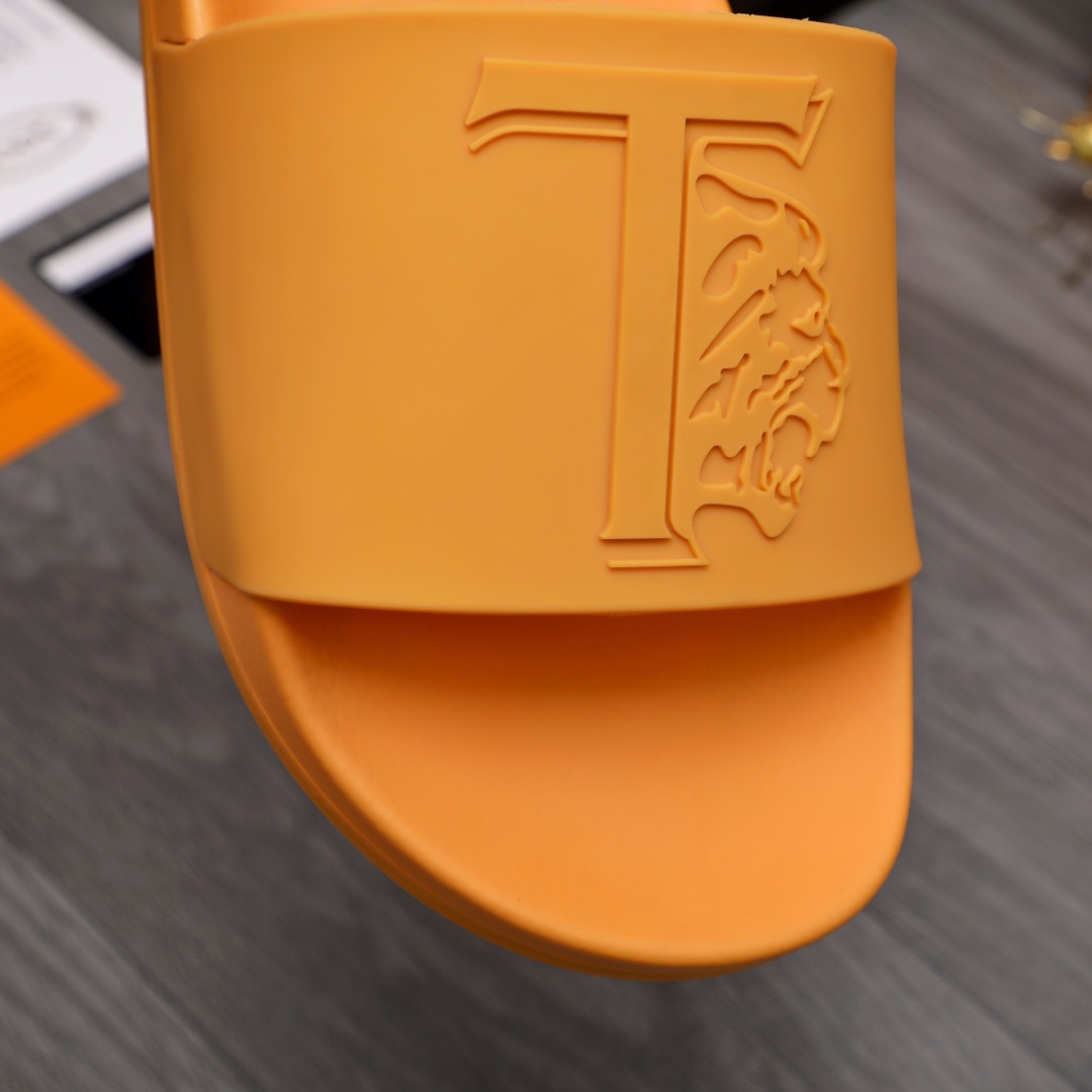 P150Marca: zapatillas TOD'S "TOD'S" Talla: 38-44Materiales: materiales originales seleccionados Suel