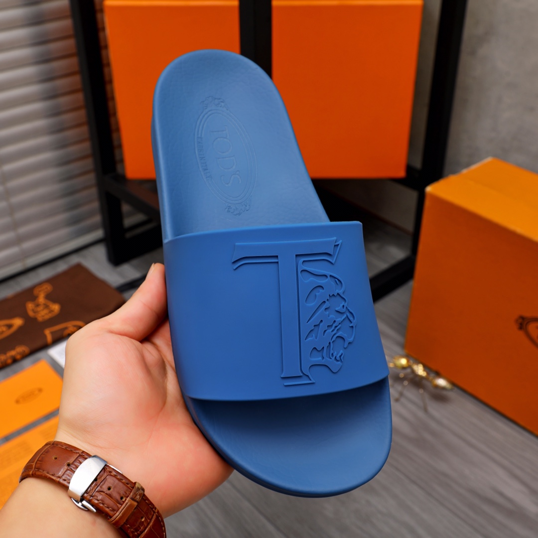 P150Marca: zapatillas TOD'S "TOD'S" Talla: 38-44Materiales: materiales originales seleccionados Suel
