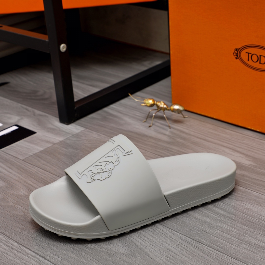 P150Marca: zapatillas TOD'S "TOD'S" Talla: 38-44Materiales: materiales originales seleccionados Suel