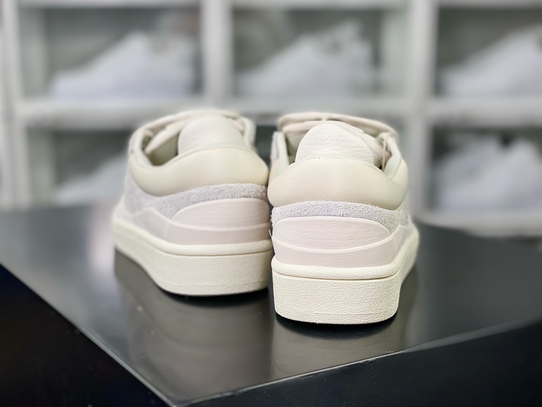 Bad Bunny x ¡¾Adidas¡¿ Campus Light ”Cloud White” College Wright series low-top sneakers ”Co-branded Cream White Bad Bunny” FZ5823