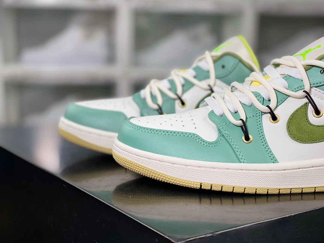 Air Jordan 1 Low SE ”Matcha/Cream Green” AJ1 Jordan generation basketball shoes ”Matcha Milk Green Tie” FD9906-131