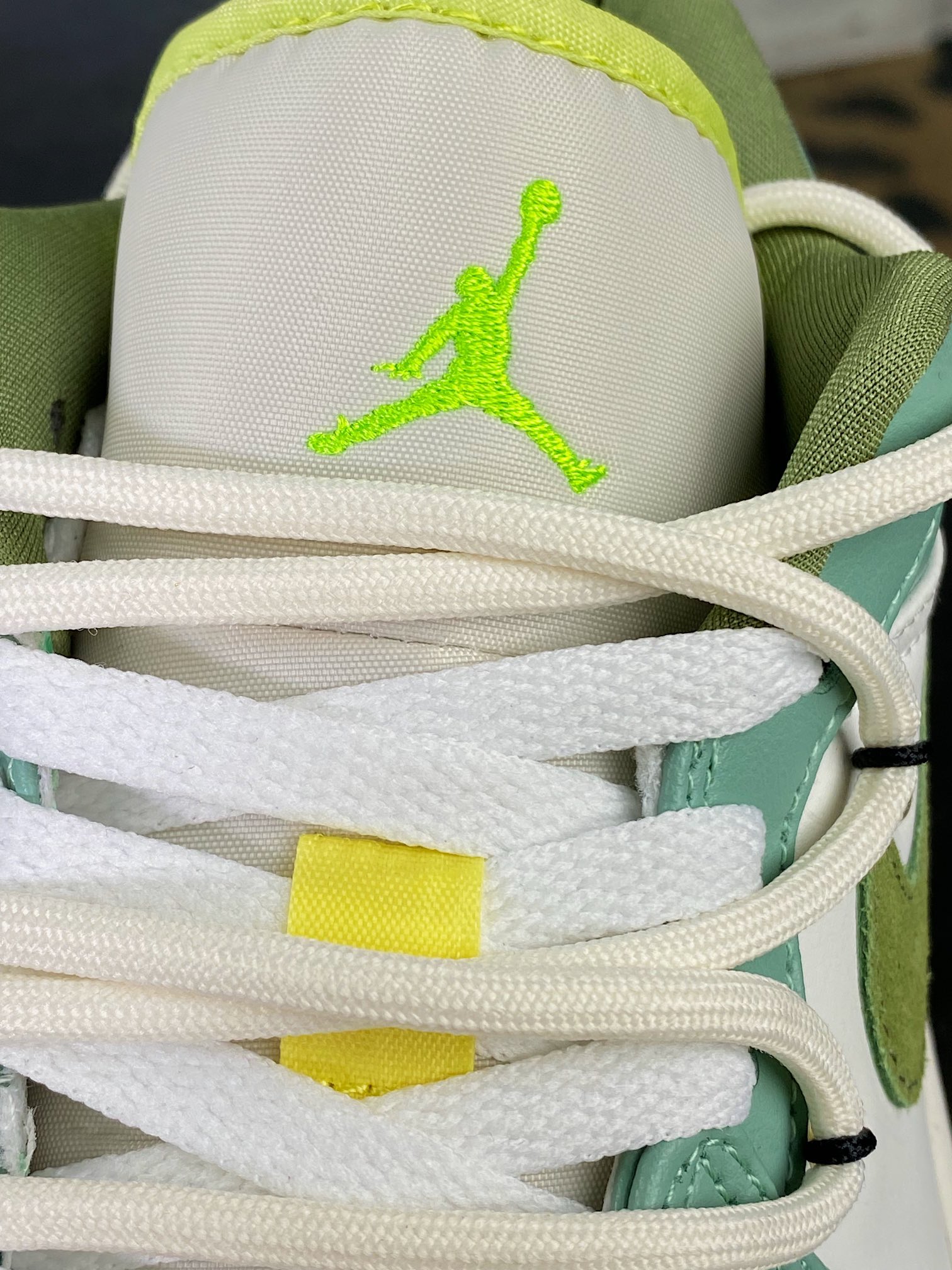 Air Jordan 1 Low SE ”Matcha/Cream Green” AJ1 Jordan generation basketball shoes ”Matcha Milk Green Tie” FD9906-131