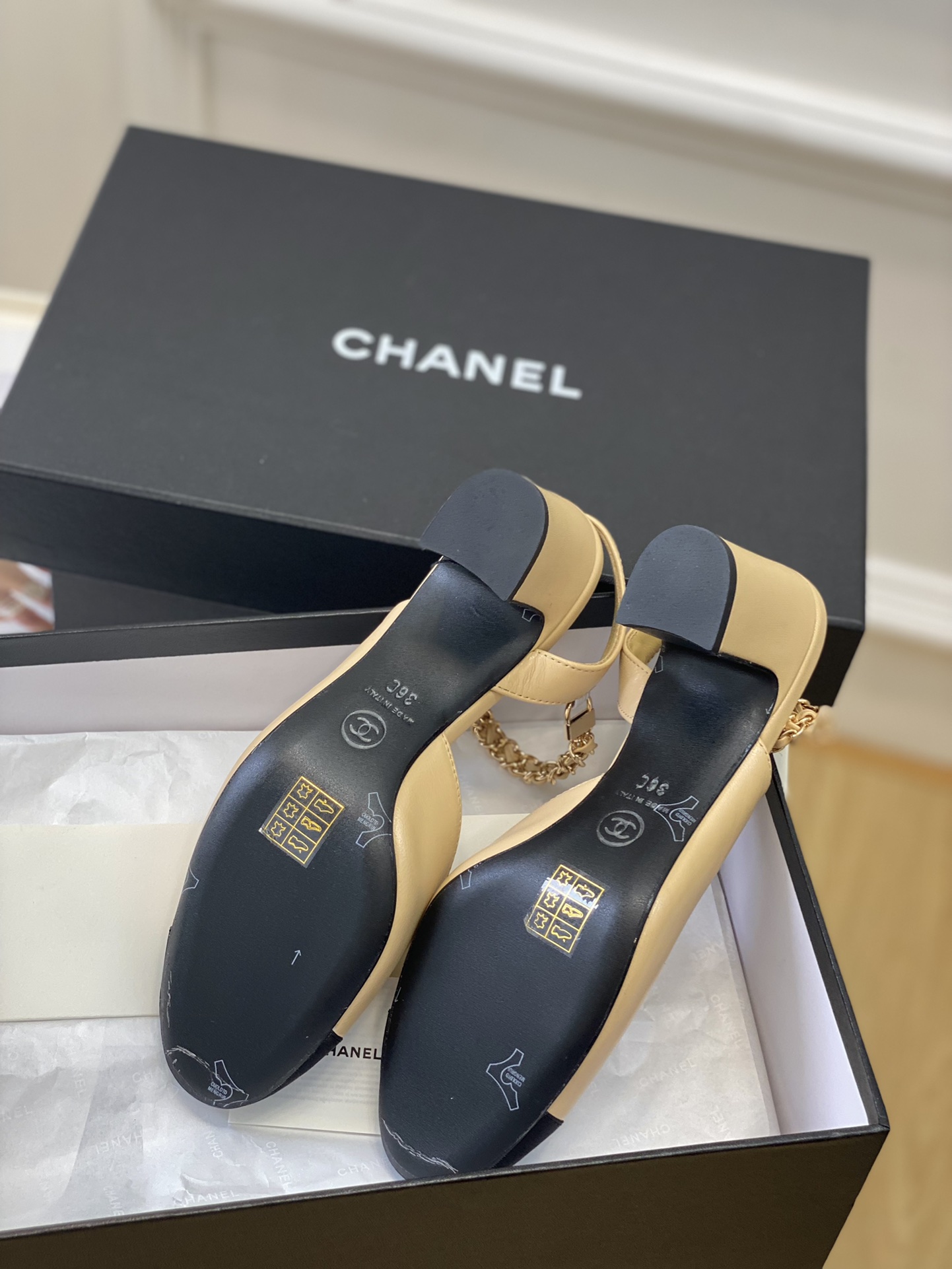 Chanel经典链条扣带玛丽珍单鞋！