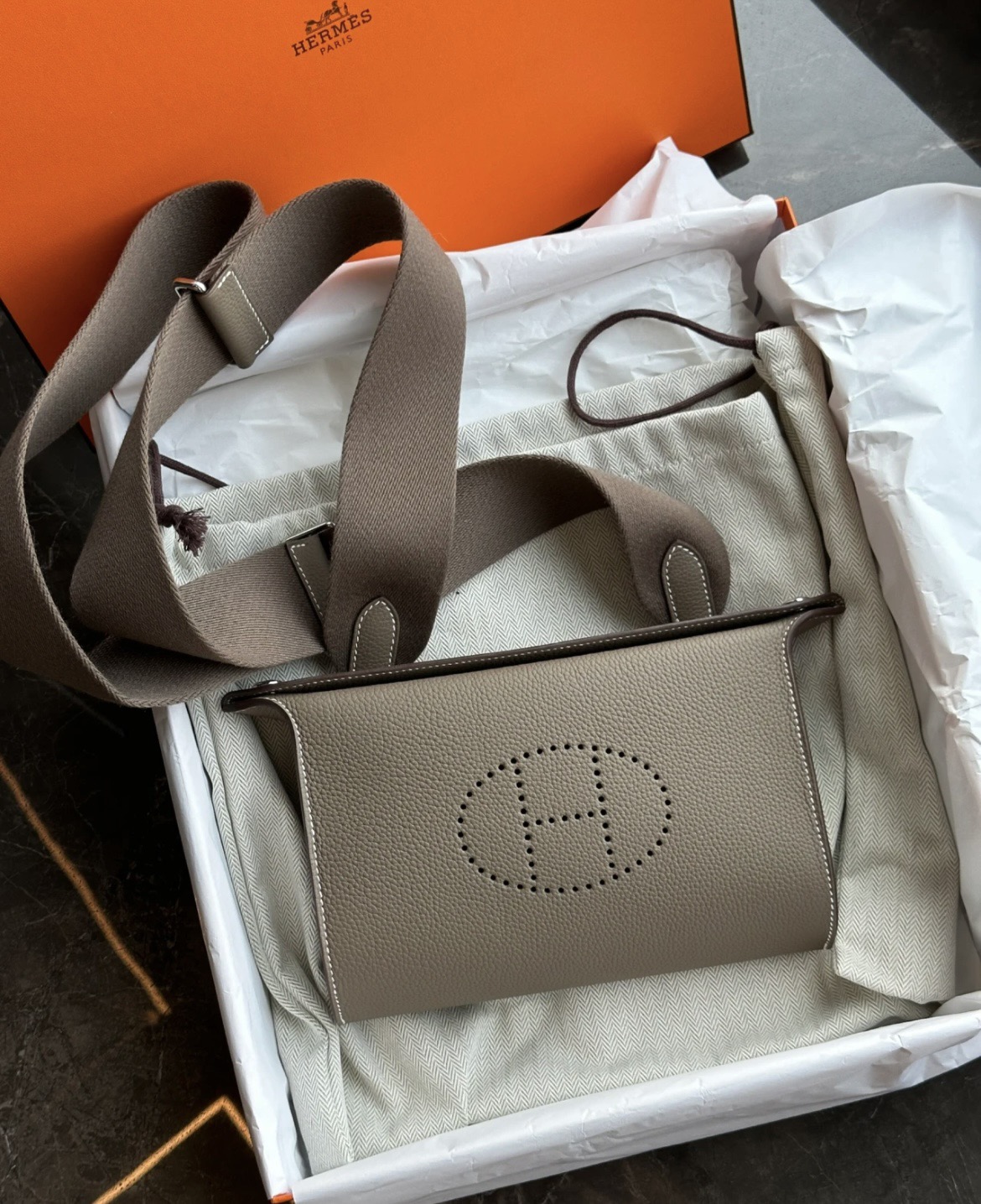 Hermes Evelyne Borse Crossbody & Borse a Tracolla Elephant Grey Grigio Unisex Uomini Casual