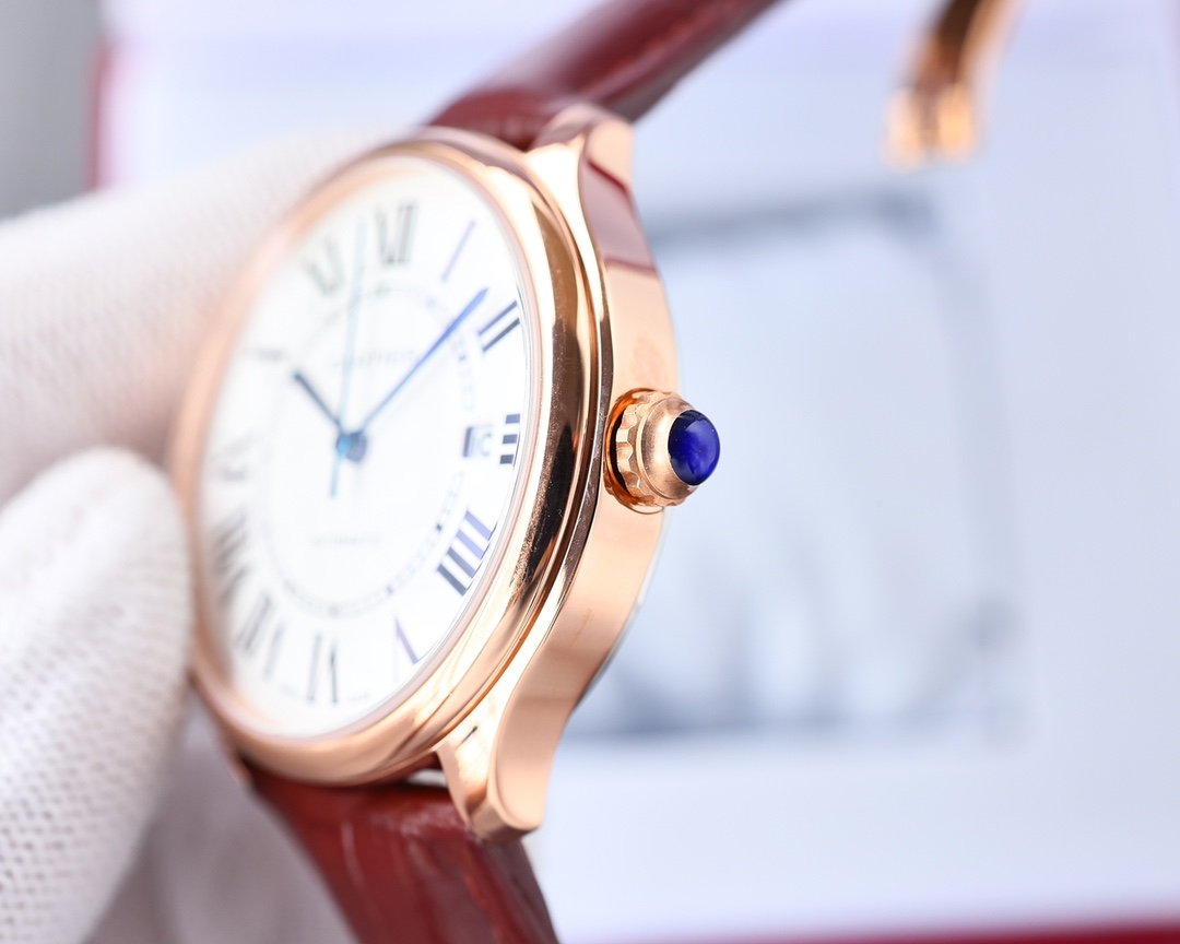 Cartier カルティエ メンズ腕時計 高級感溢れるデザイン