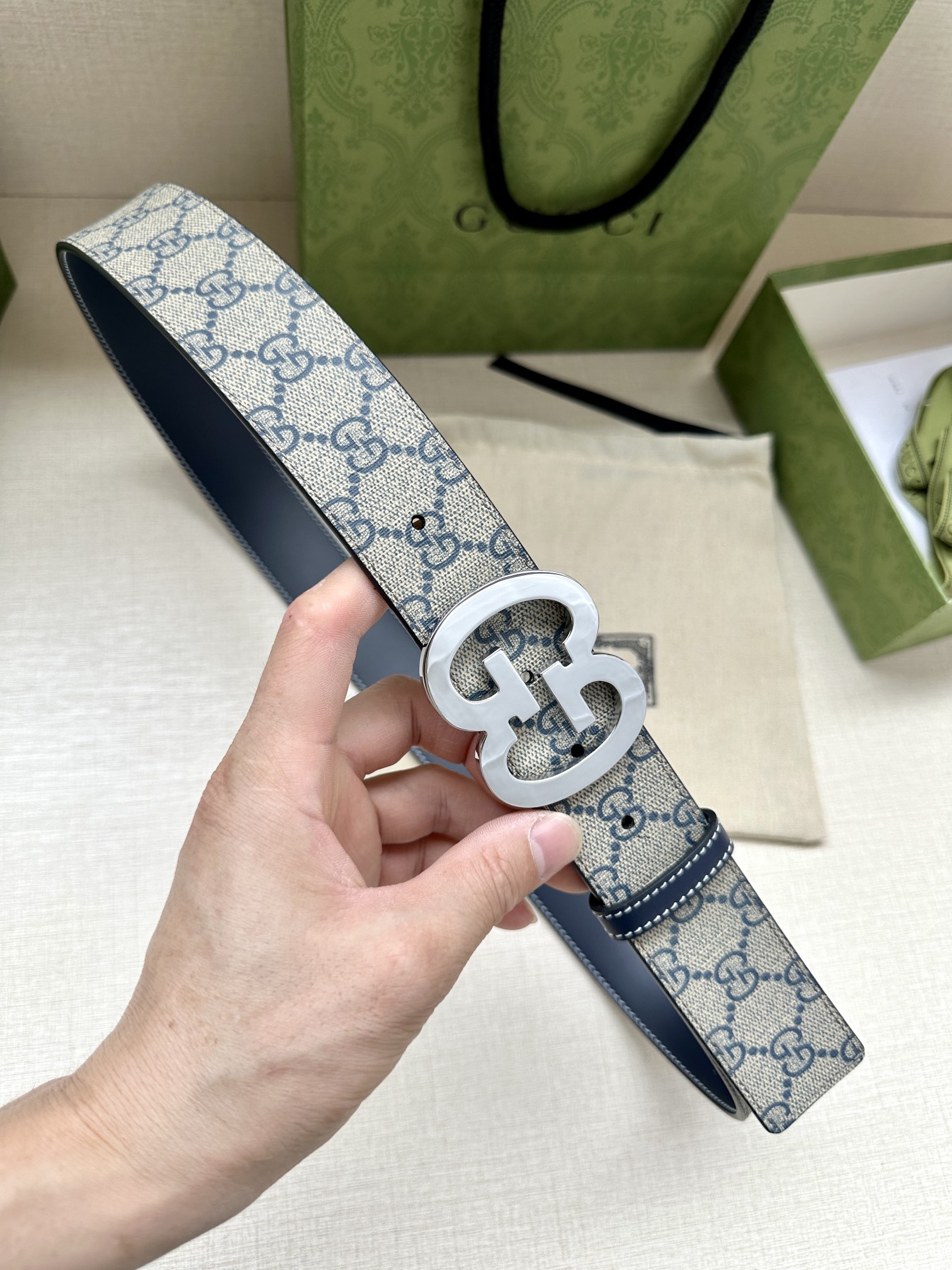 宽度4.0GUCCI历史细节和现代元