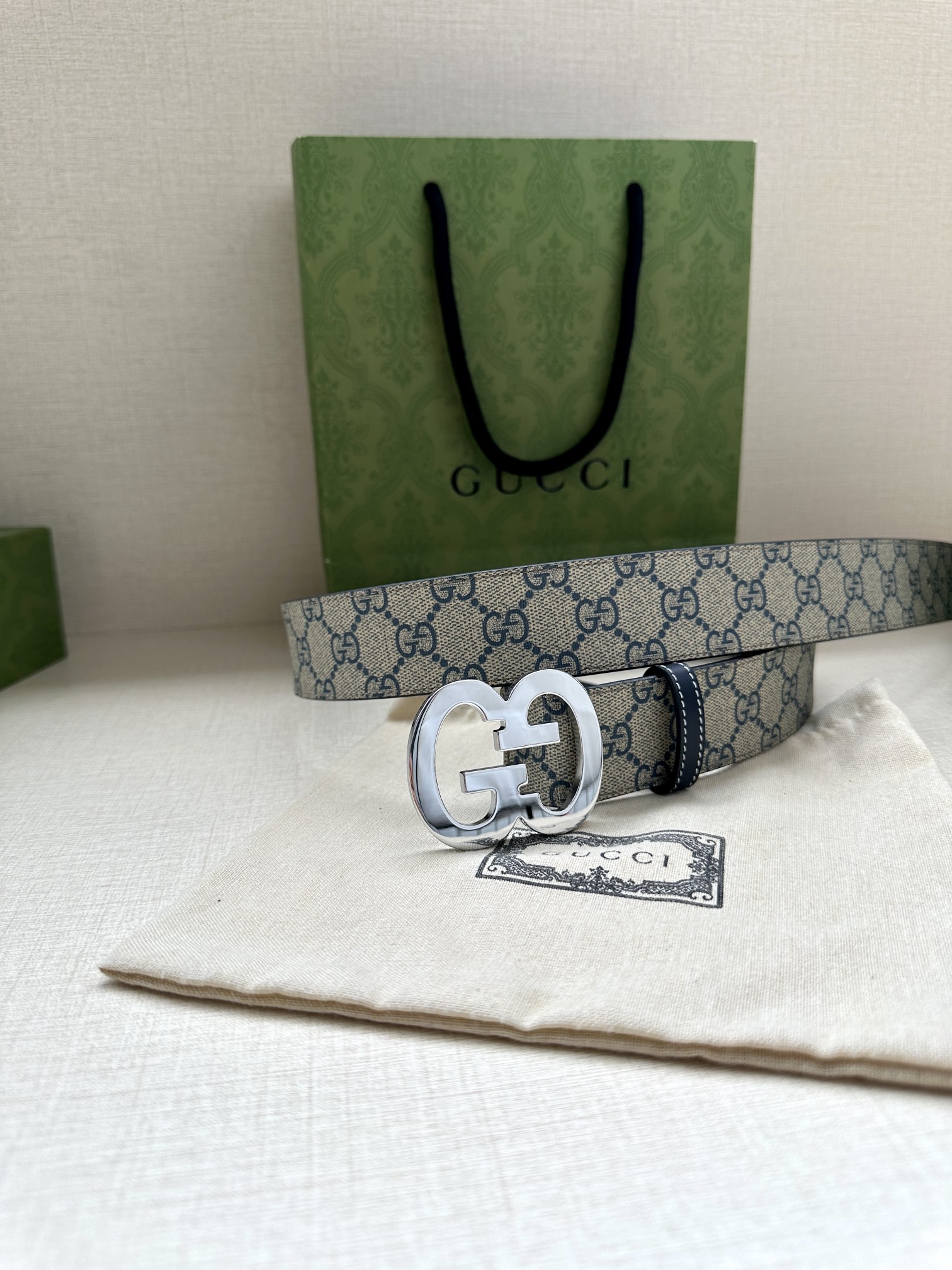宽度4.0GUCCI历史细节和现代元