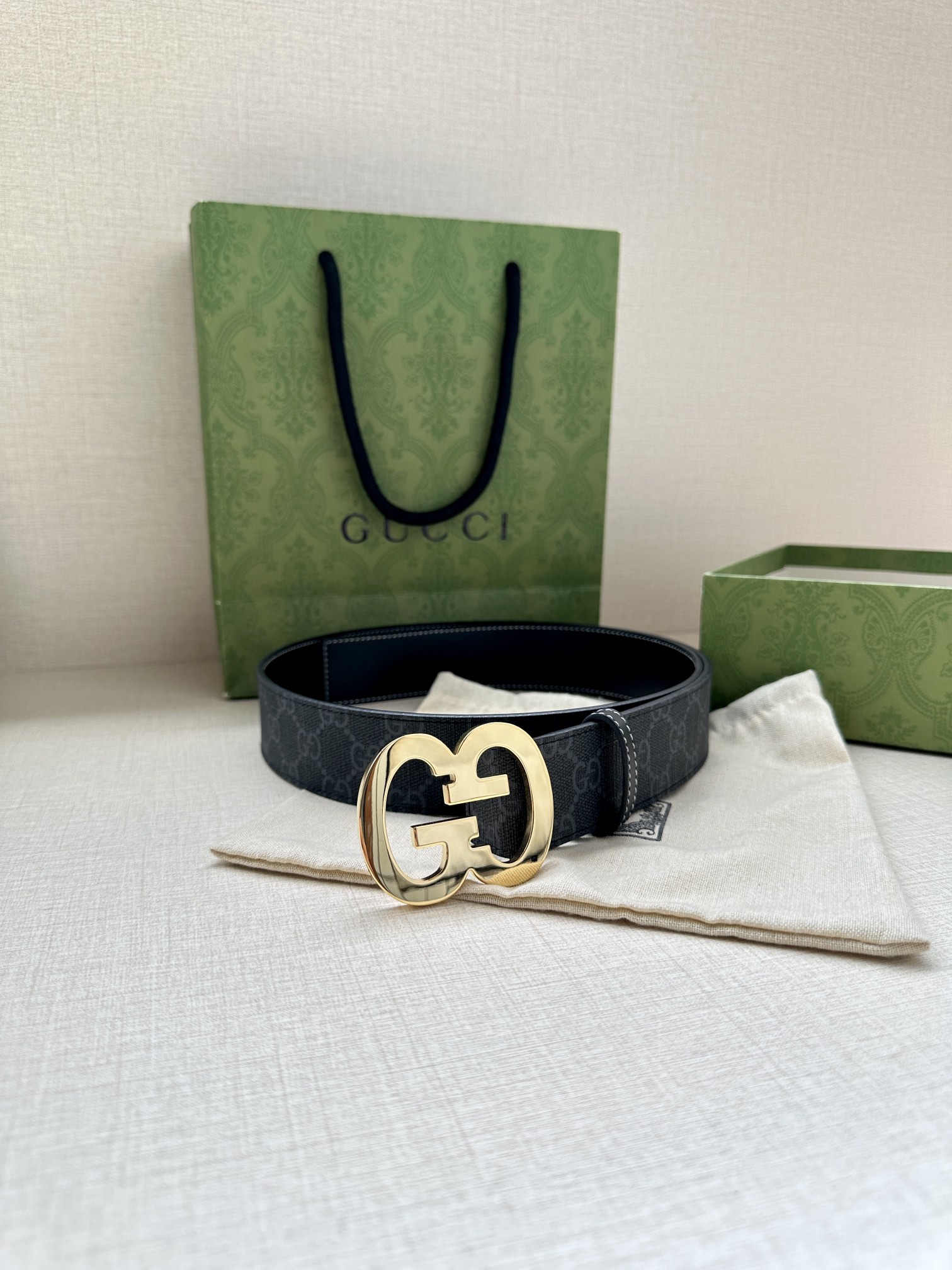 宽度4.0GUCCI历史细节和现代元