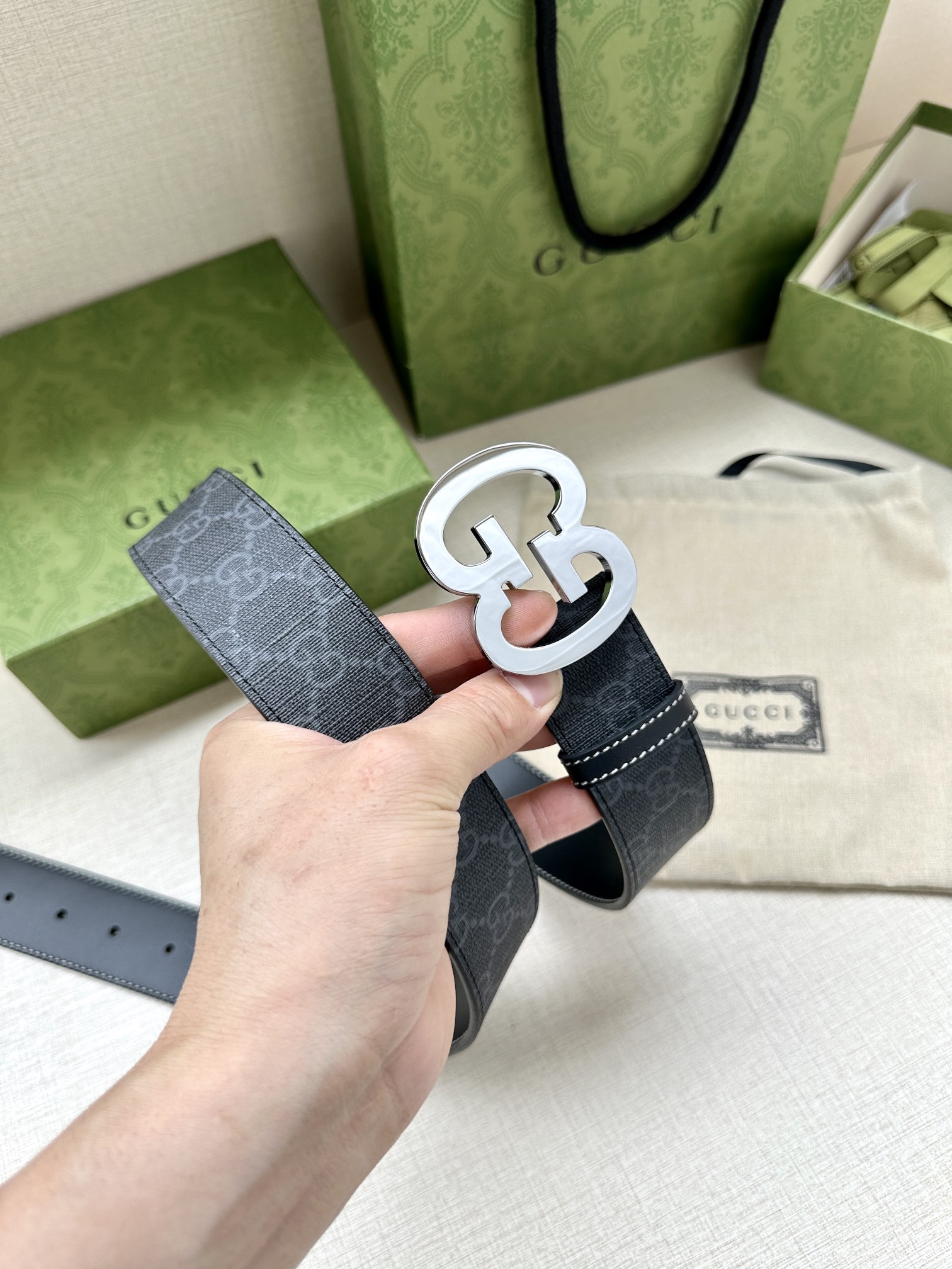 宽度4.0GUCCI历史细节和现代元