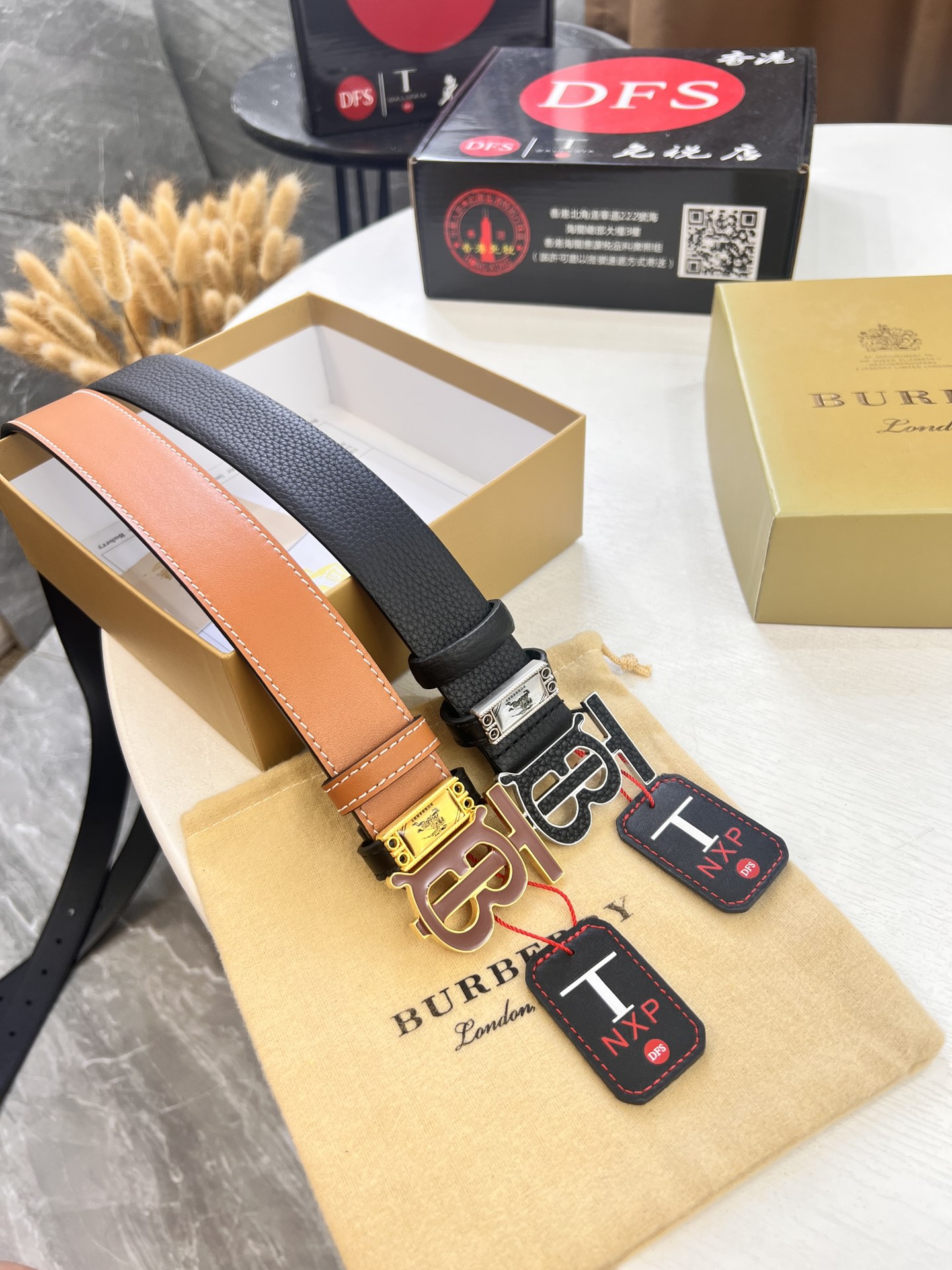 新款B字 穿精钢打造 大厂精电镀五金 巴宝莉皮带