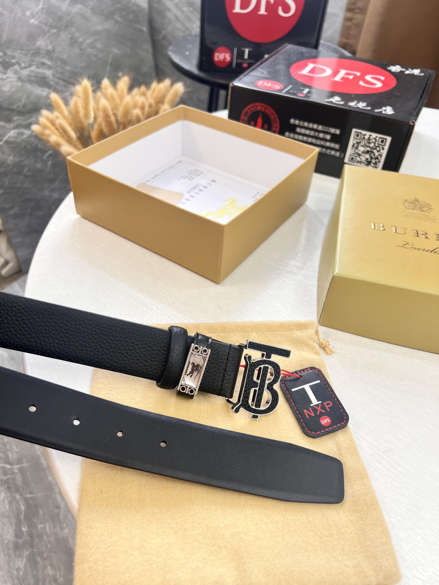 精电镀五金 巴宝莉皮带 代工大厂制作 意大利定制条纹 头层皮 年轻时尚 手感细腻