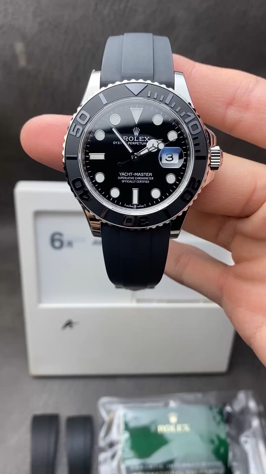 Rolex 42mm白游艇 双带