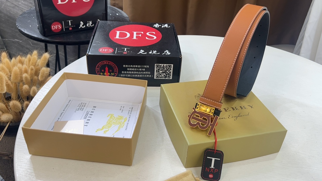 Burberry 巴宝莉新款夏季皮带，战马花纹五金 头层牛皮制作
