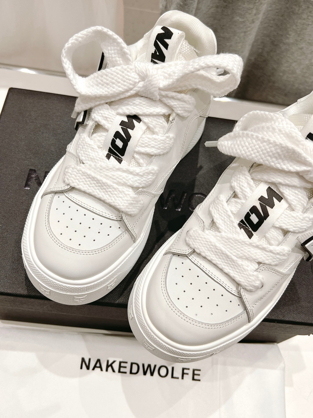 High-end Overseas Edition Leather Shoes by Naked Wolfe: Lightweight, Tall, and Fashionable - 图片 6