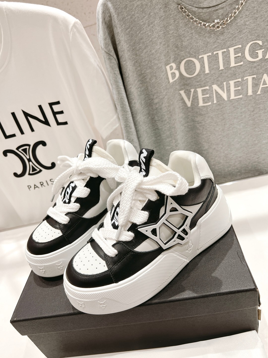 High-End Overseas Leather Shoes by Naked Wolfe: Lightweight and Stylish, Perfect for Fashionistas - 图片 4