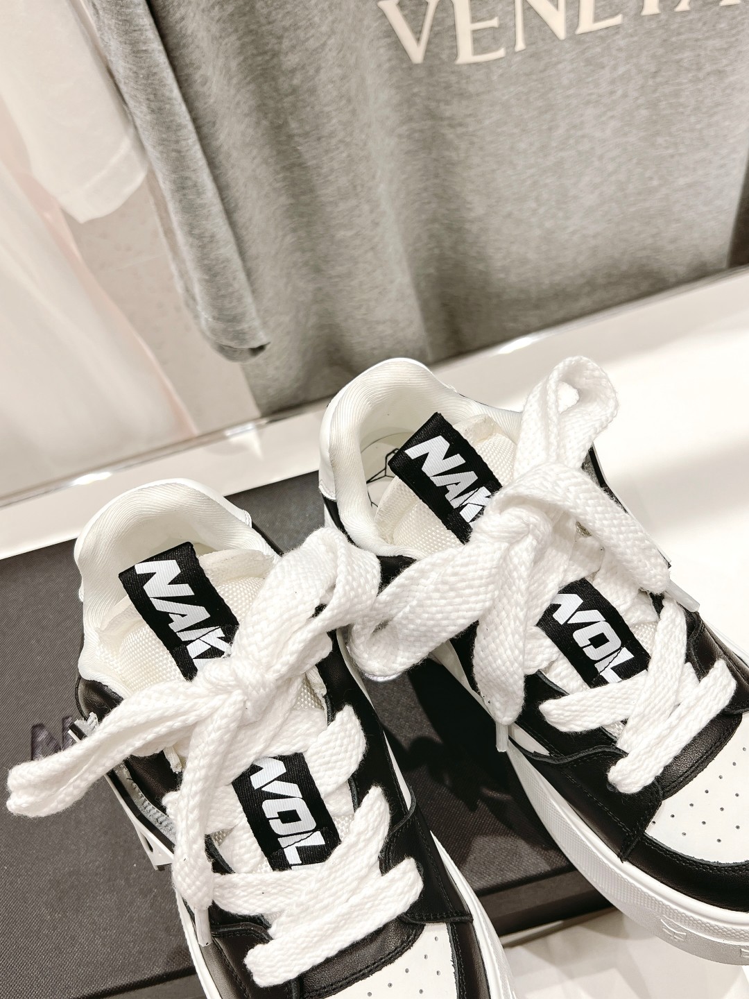 High-End Overseas Leather Shoes by Naked Wolfe: Lightweight and Stylish, Perfect for Fashionistas - 图片 7